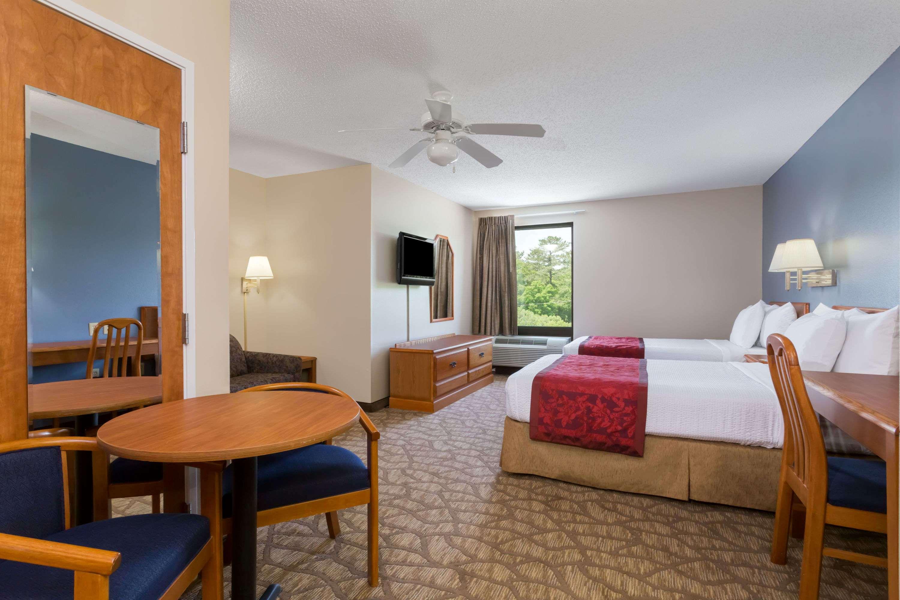Days Inn Tifton — photo 5