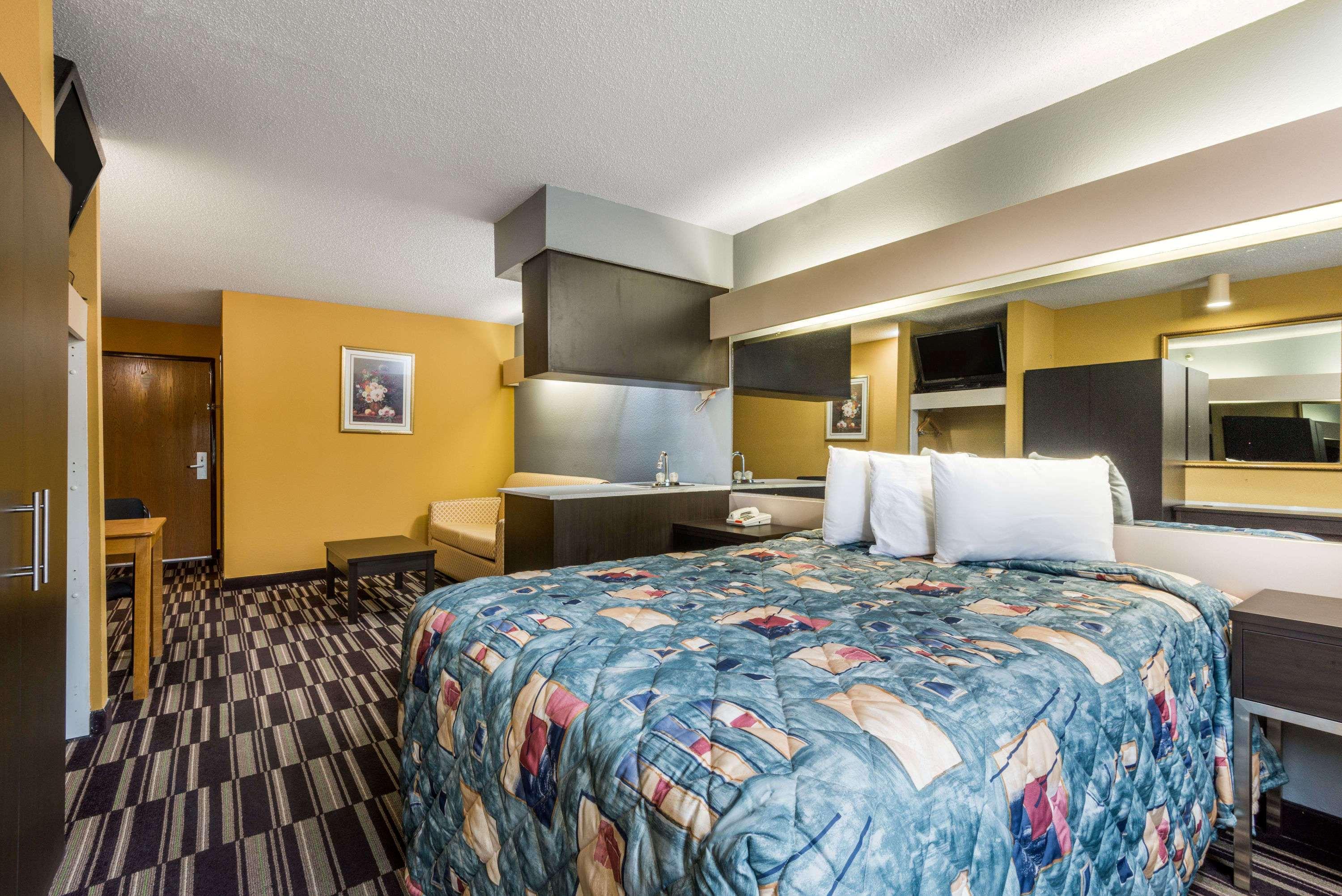 Microtel Dayton Riverside — photo 5
