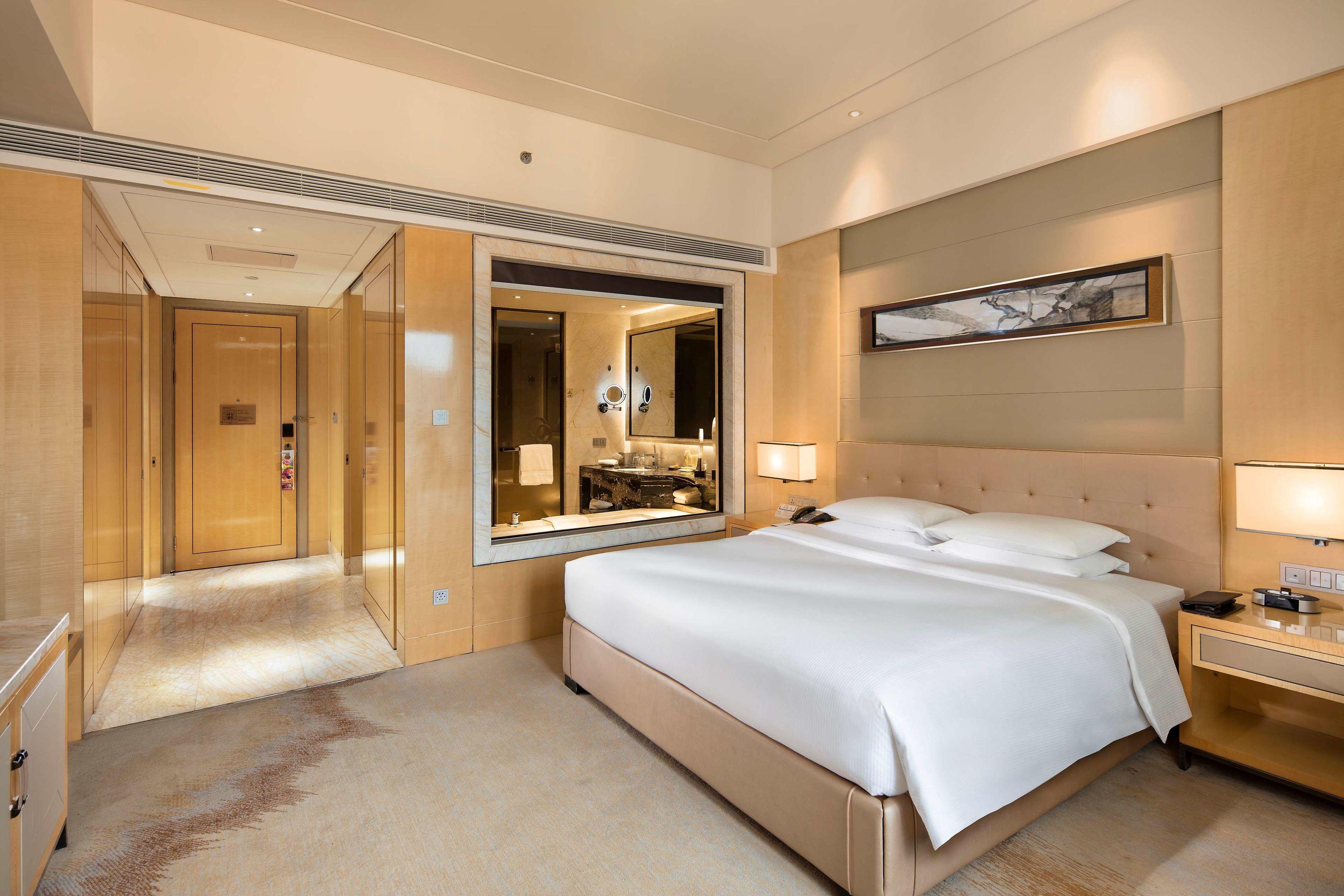 Hilton Dalian — photo 4