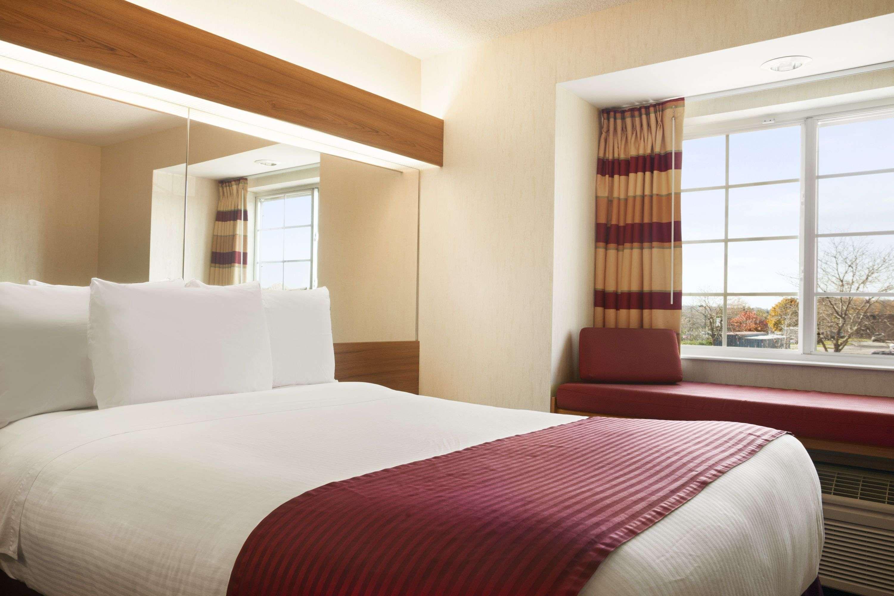 Microtel Inn & Suites by Wyndham Ann Arbor — photo 4