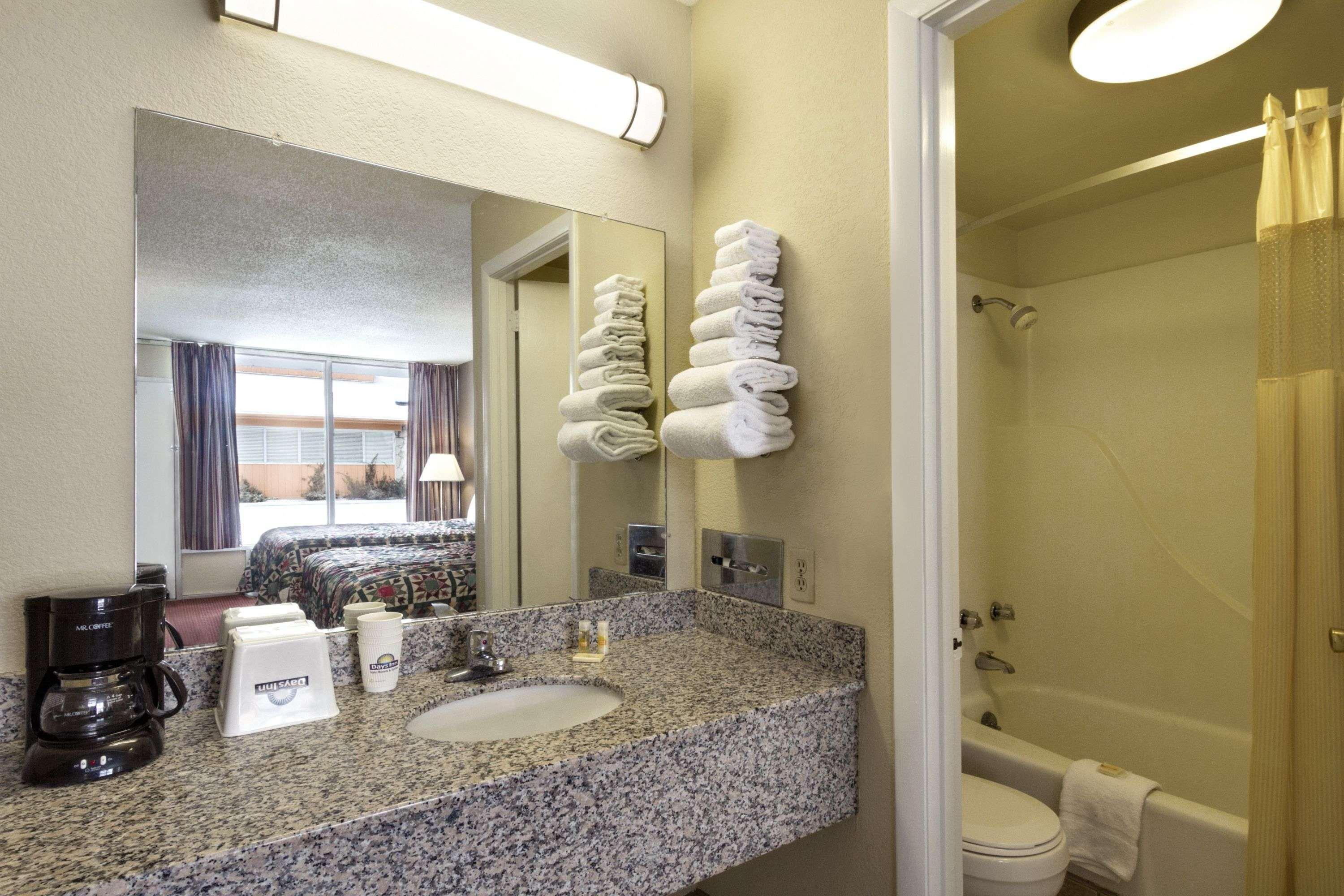 Days Inn White House — photo 4