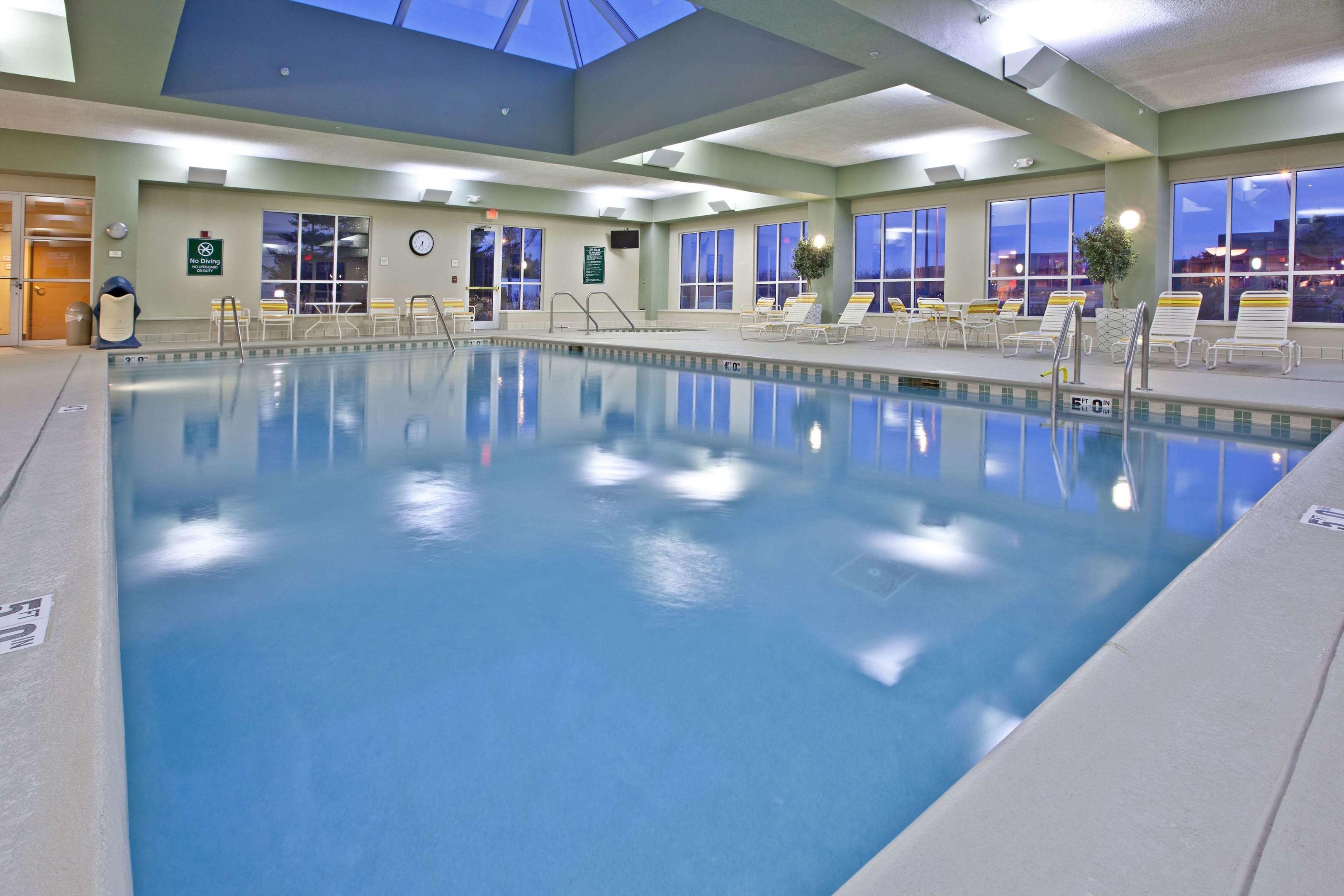 La Quinta Inn & Suites Chicago North Shore — photo 5