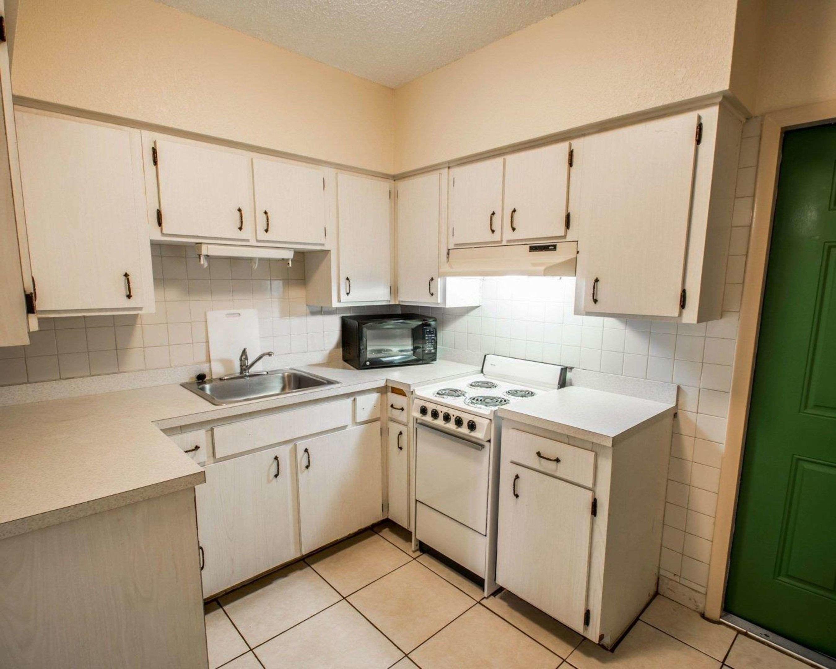 Rodeway Inn Fort Pierce — photo 4