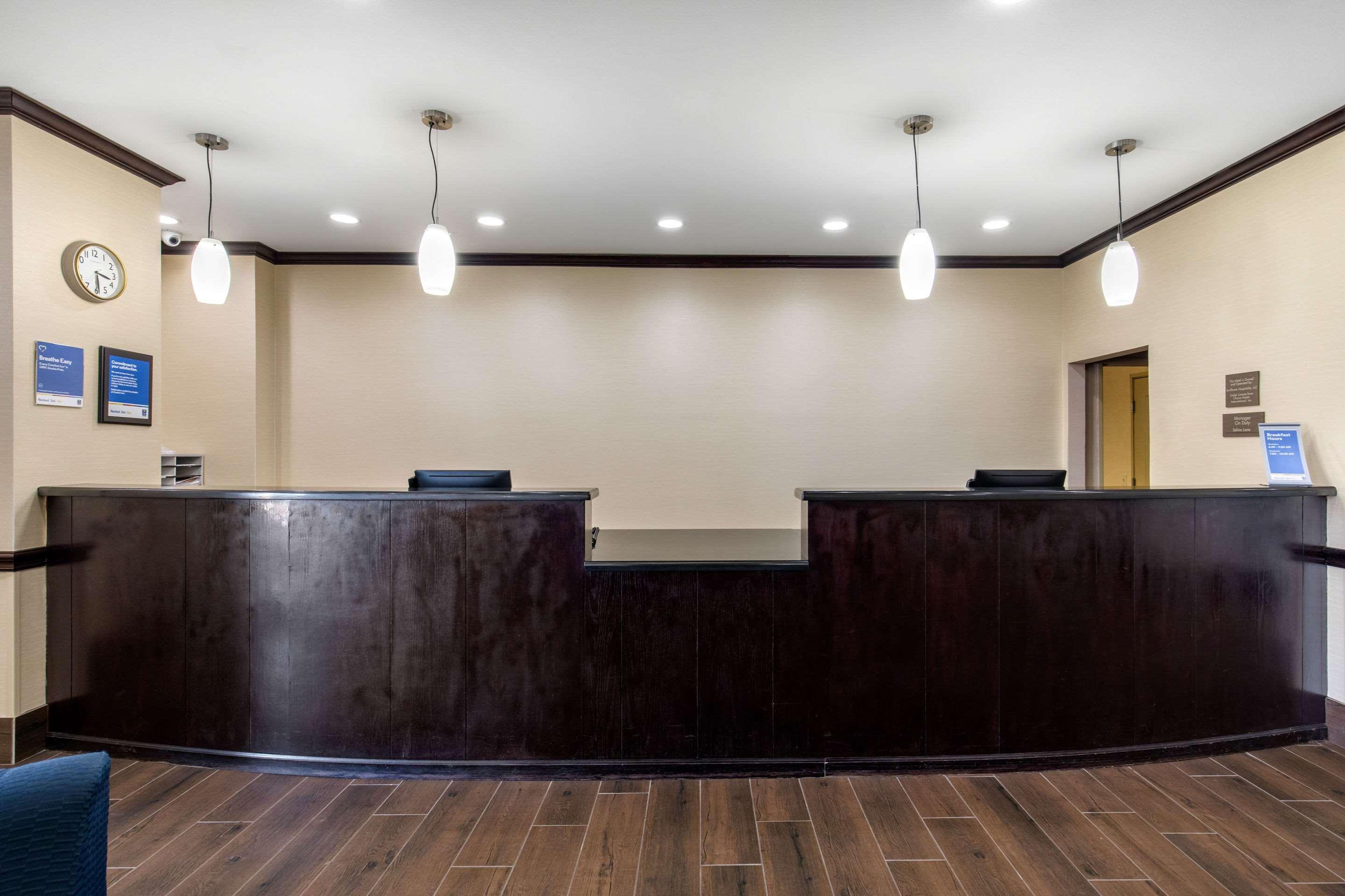 La Quinta Inn & Suites Cedar Hill — photo 4