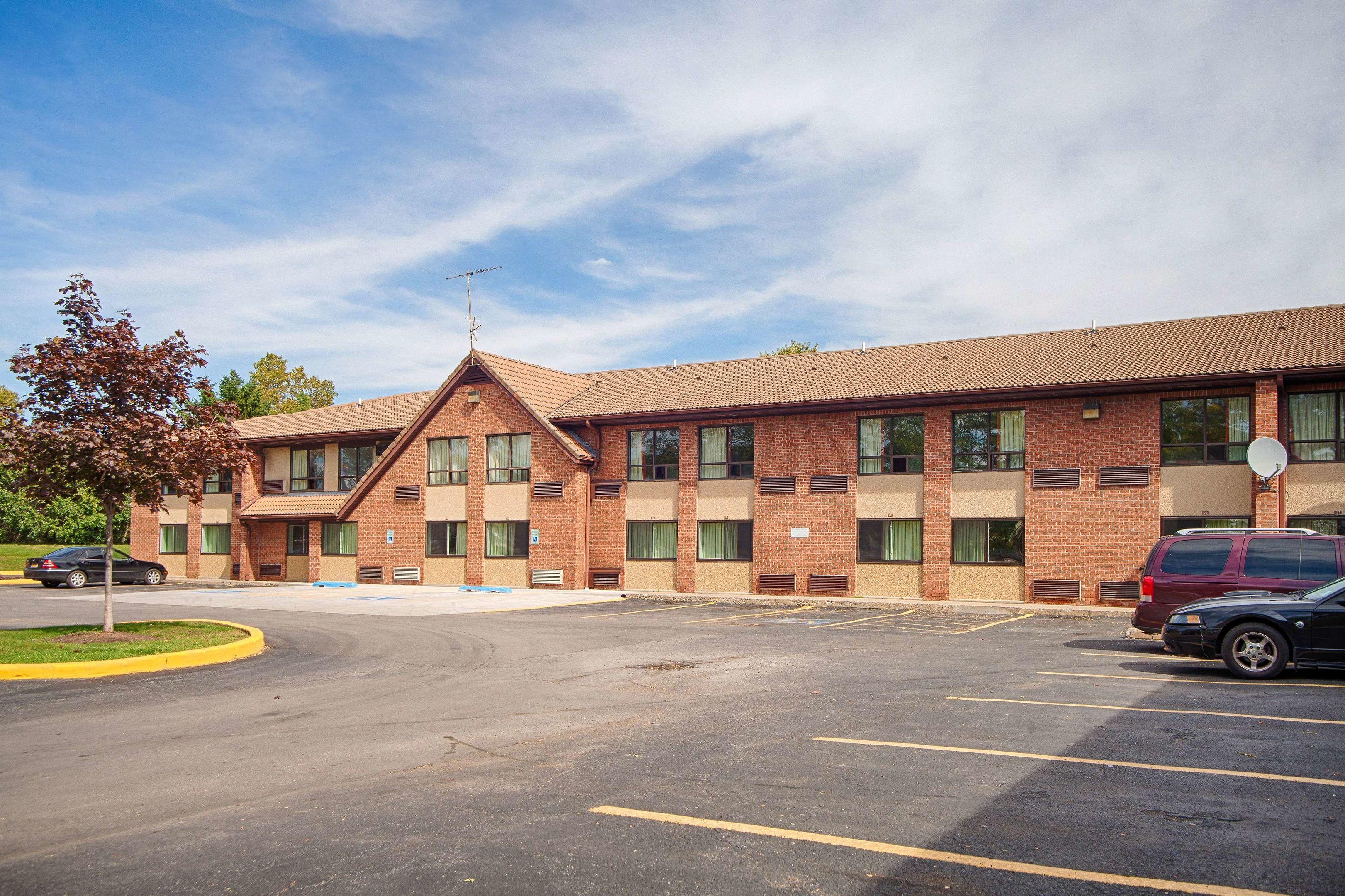 Motel 6 Syracuse — photo 4