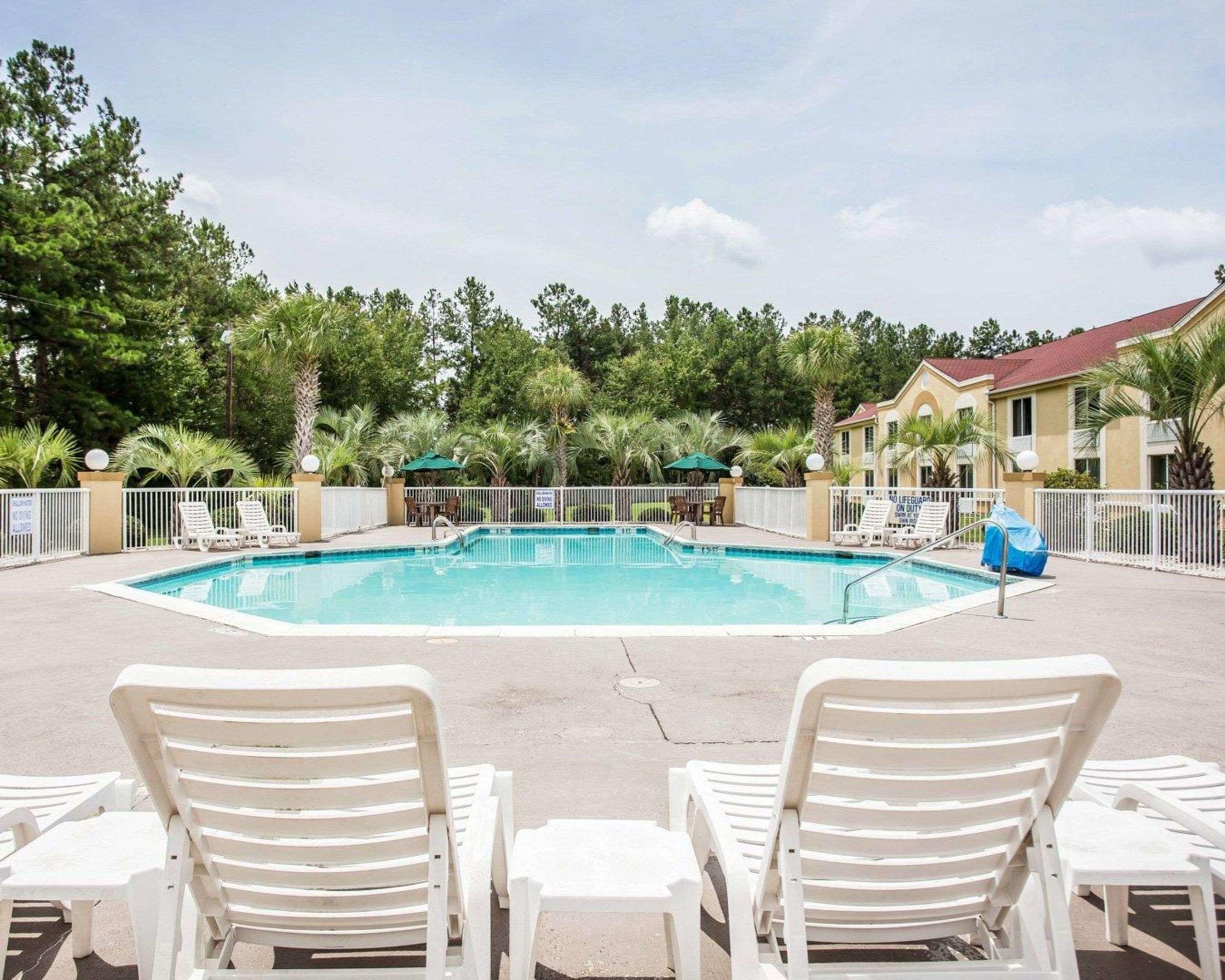 Comfort Inn & Suites Walterboro I-95 — photo 3