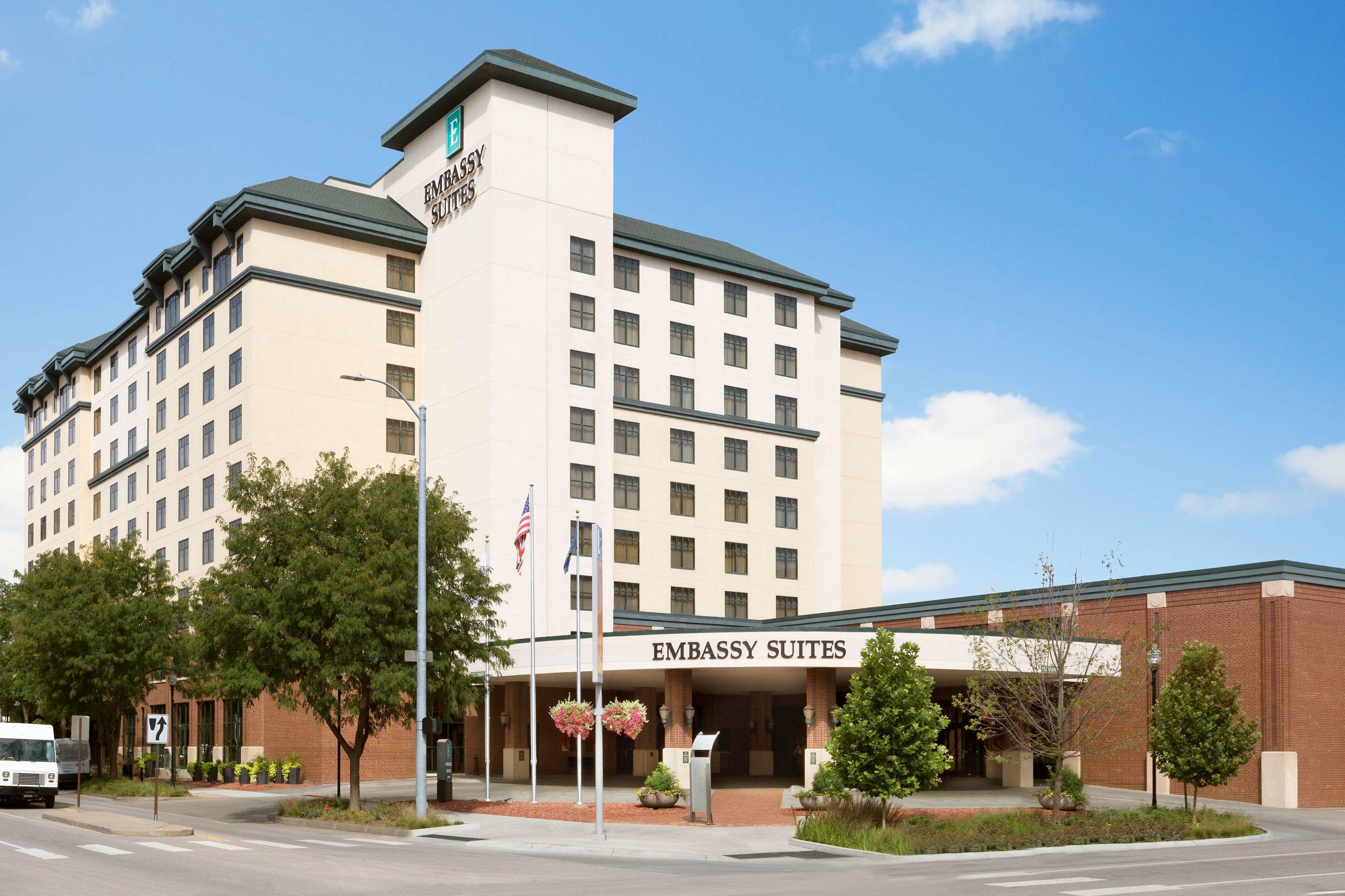 Embassy Suites Lincoln — photo 4
