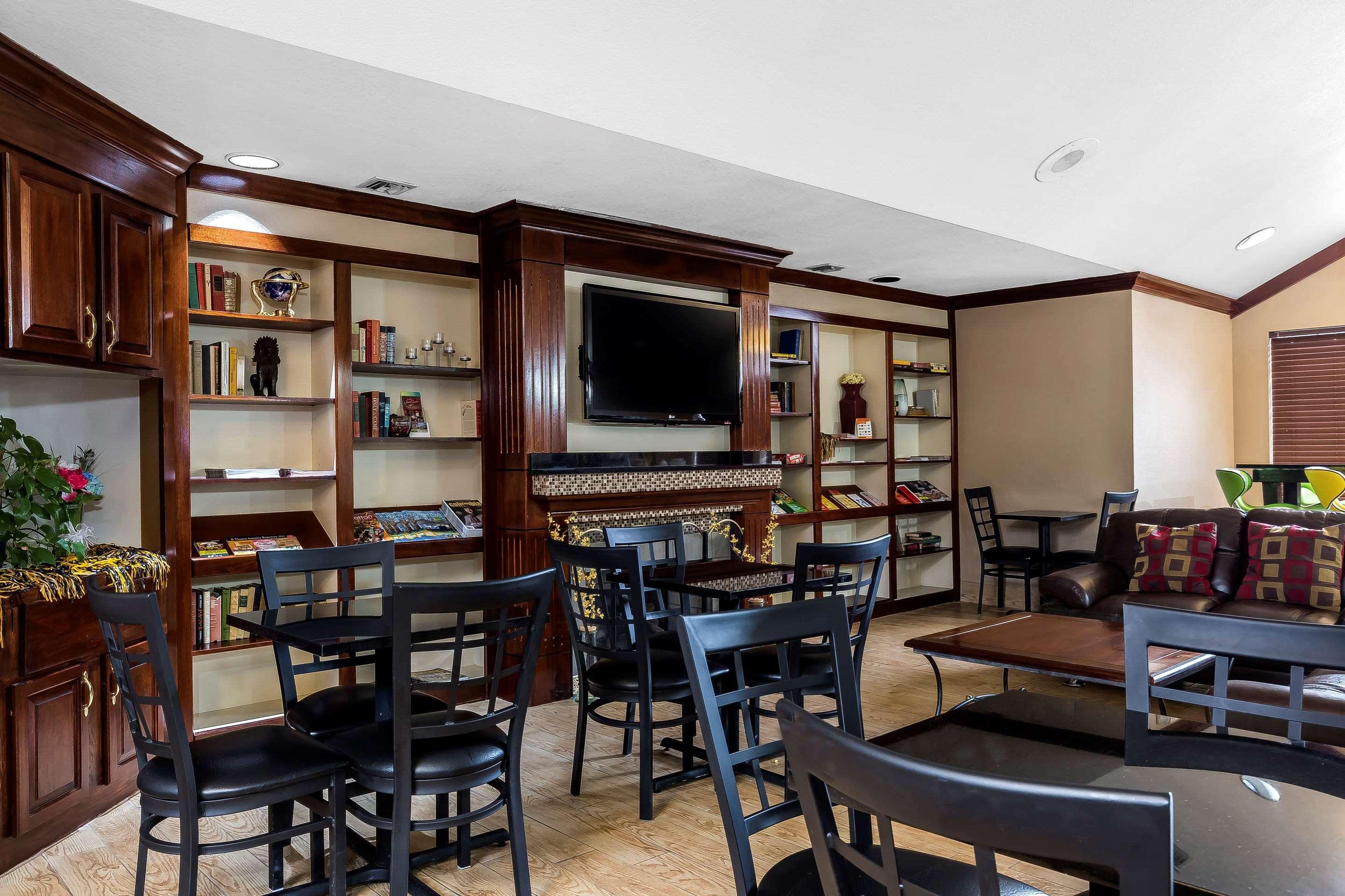 Quality Inn & Suites Columbia I-70 — photo 5