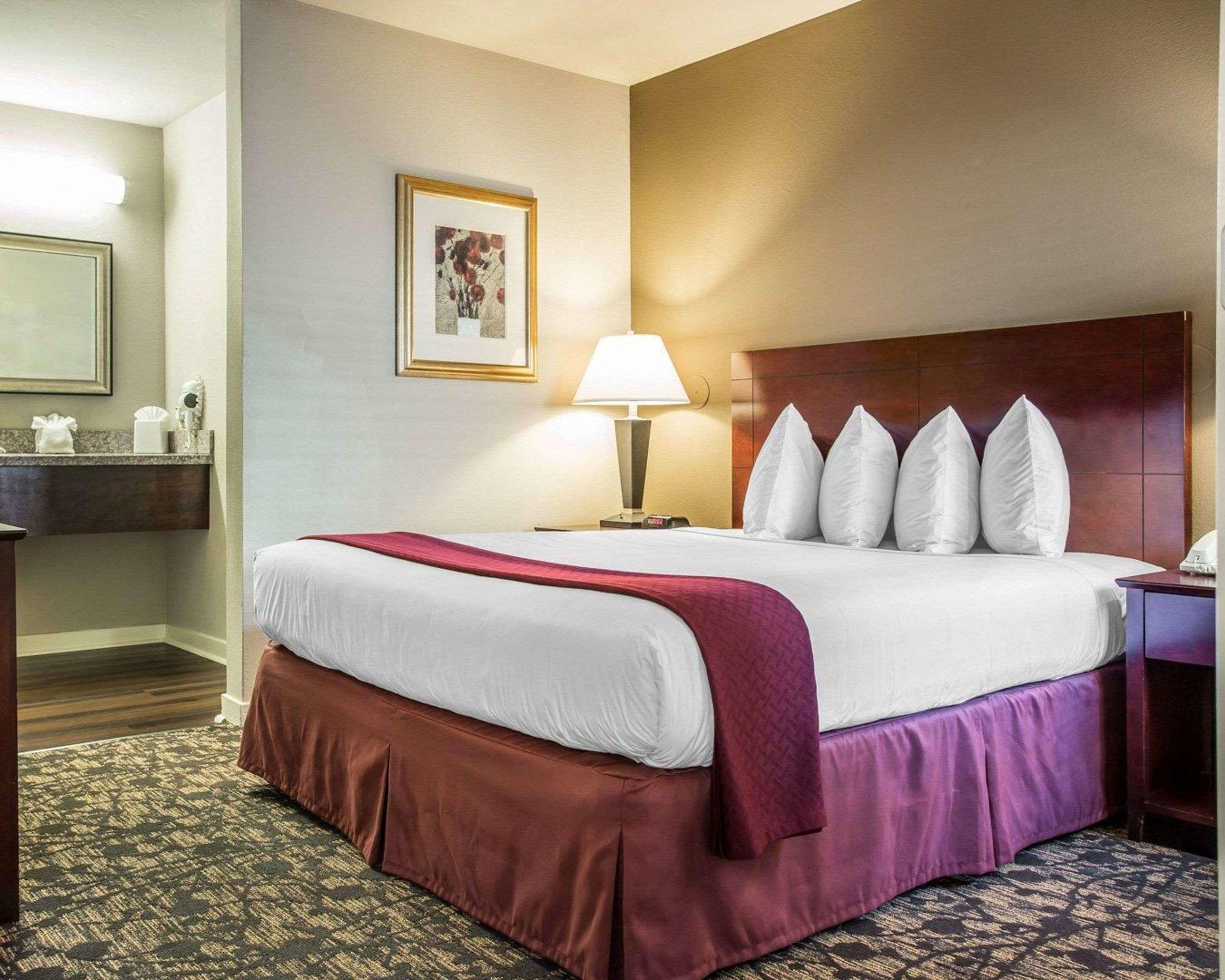 Quality Suites Buckhead Village — photo 4