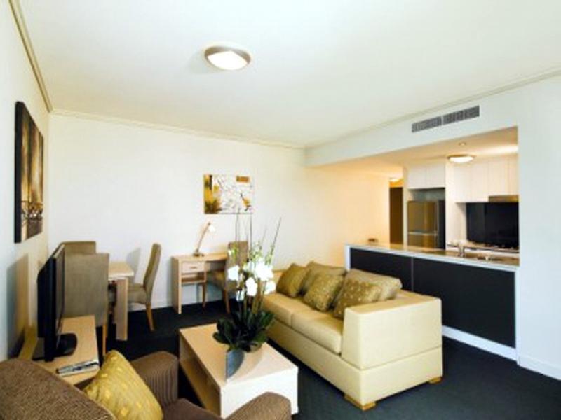 Oaks Gateway Suites — photo 3