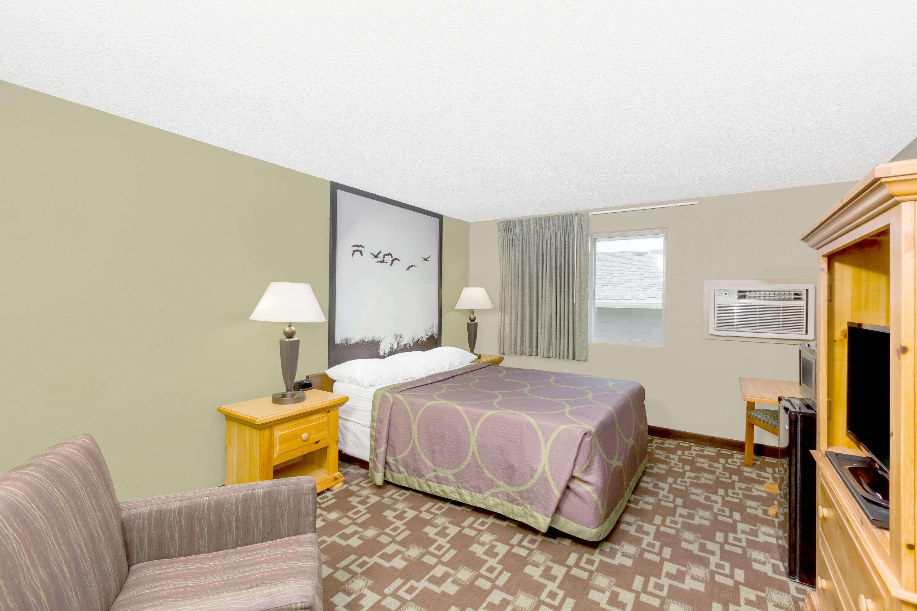 Super 8 by Wyndham Kearney — photo 4