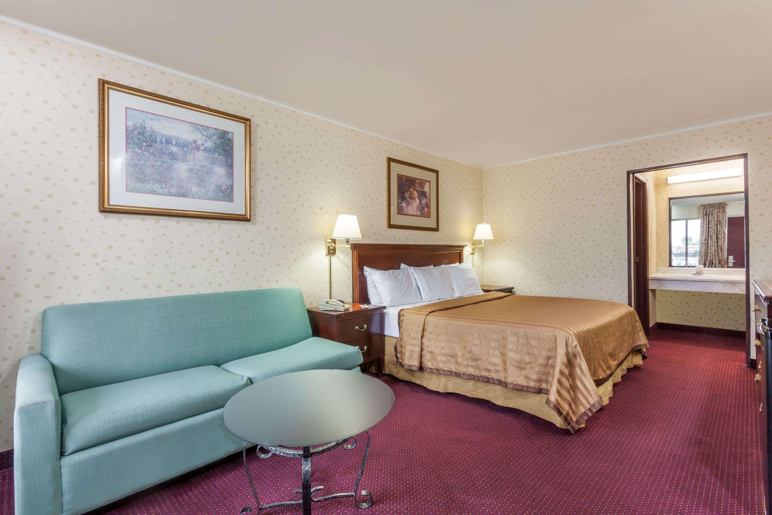 Travelodge Seymour — photo 4