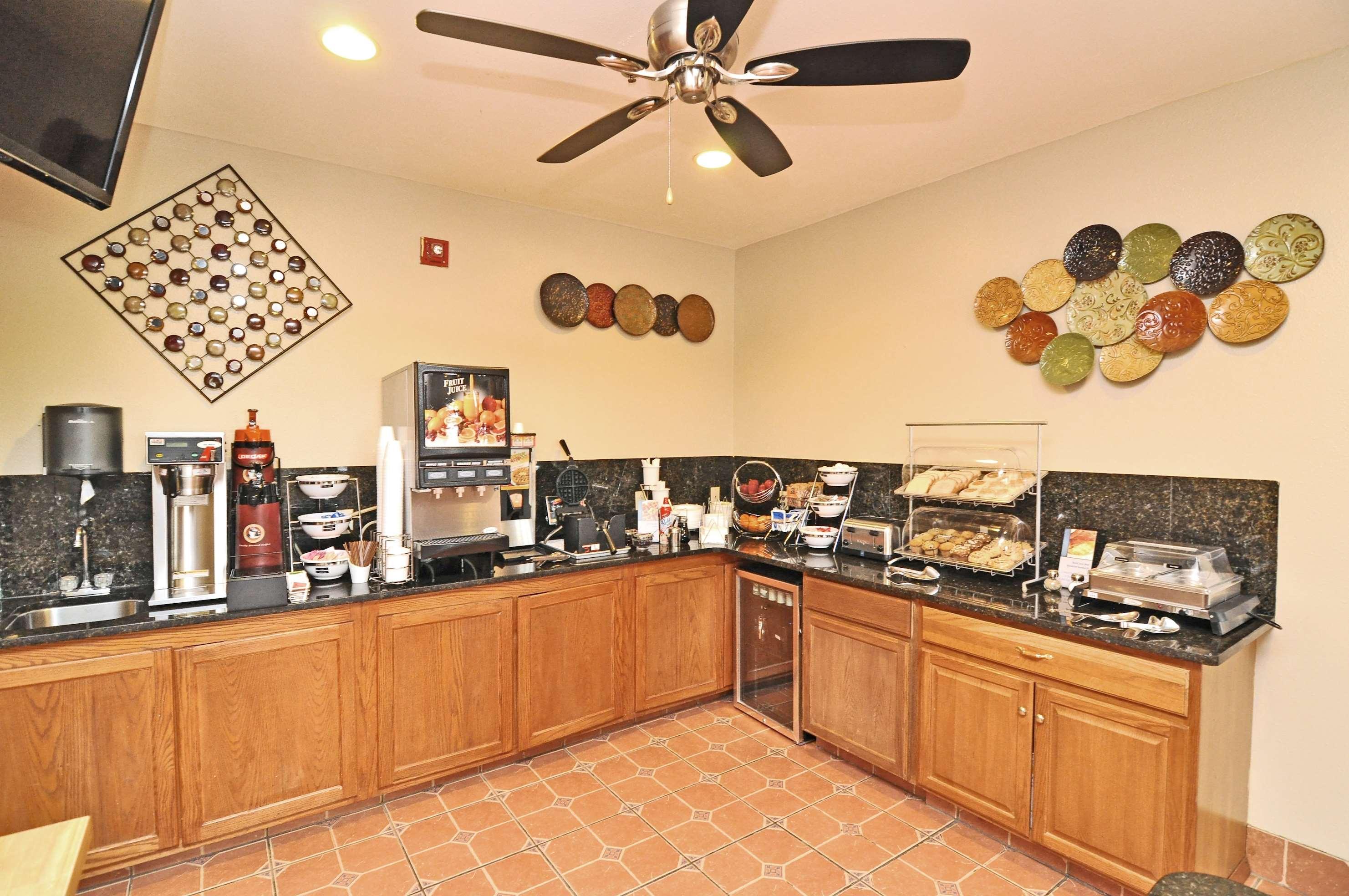 Best Western Topeka Inn & Suites — photo 5