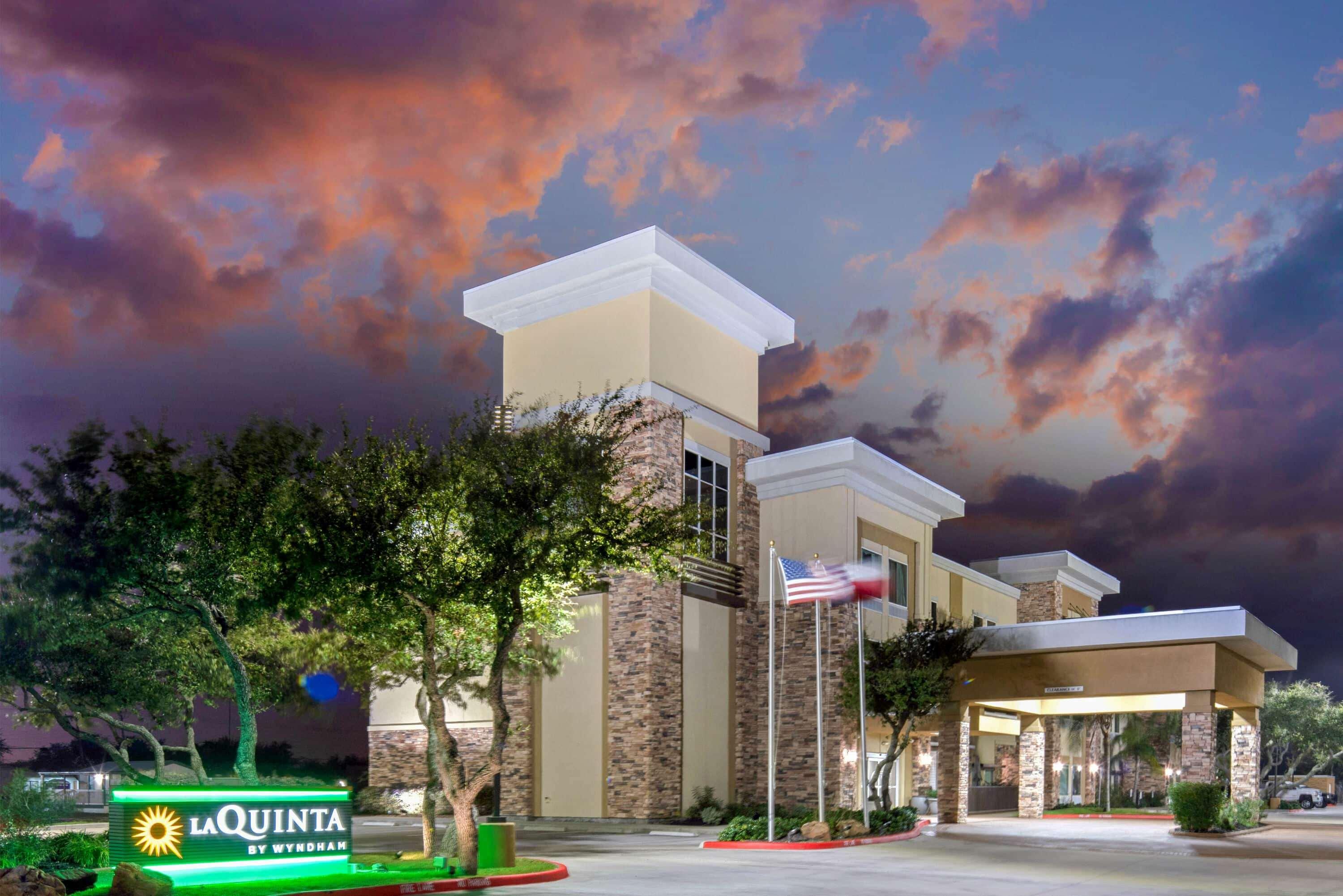 La Quinta Inn & Suites Rockport Fulton — photo 4