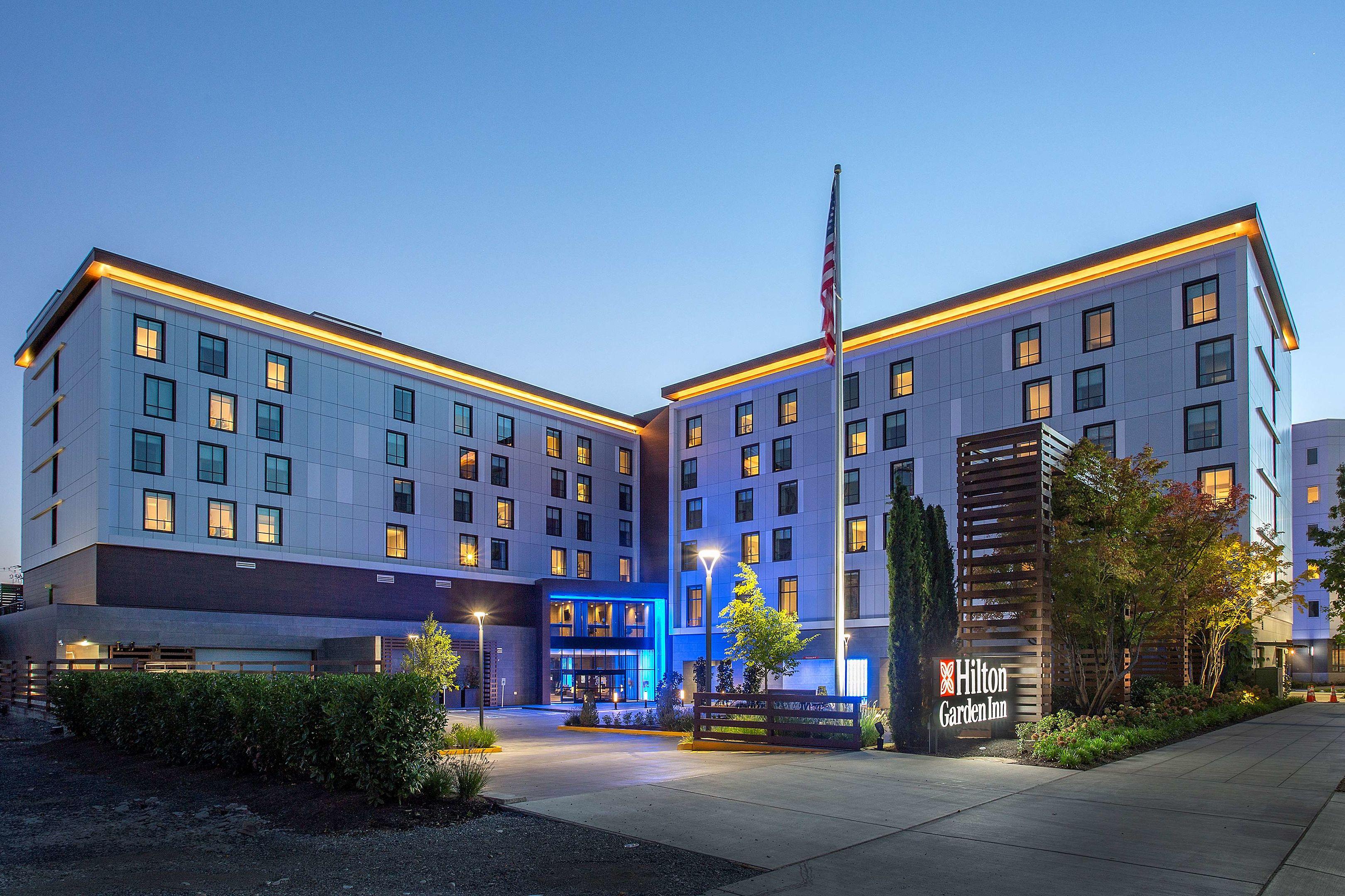 Hilton Garden Inn Redmond Town Center — photo 3