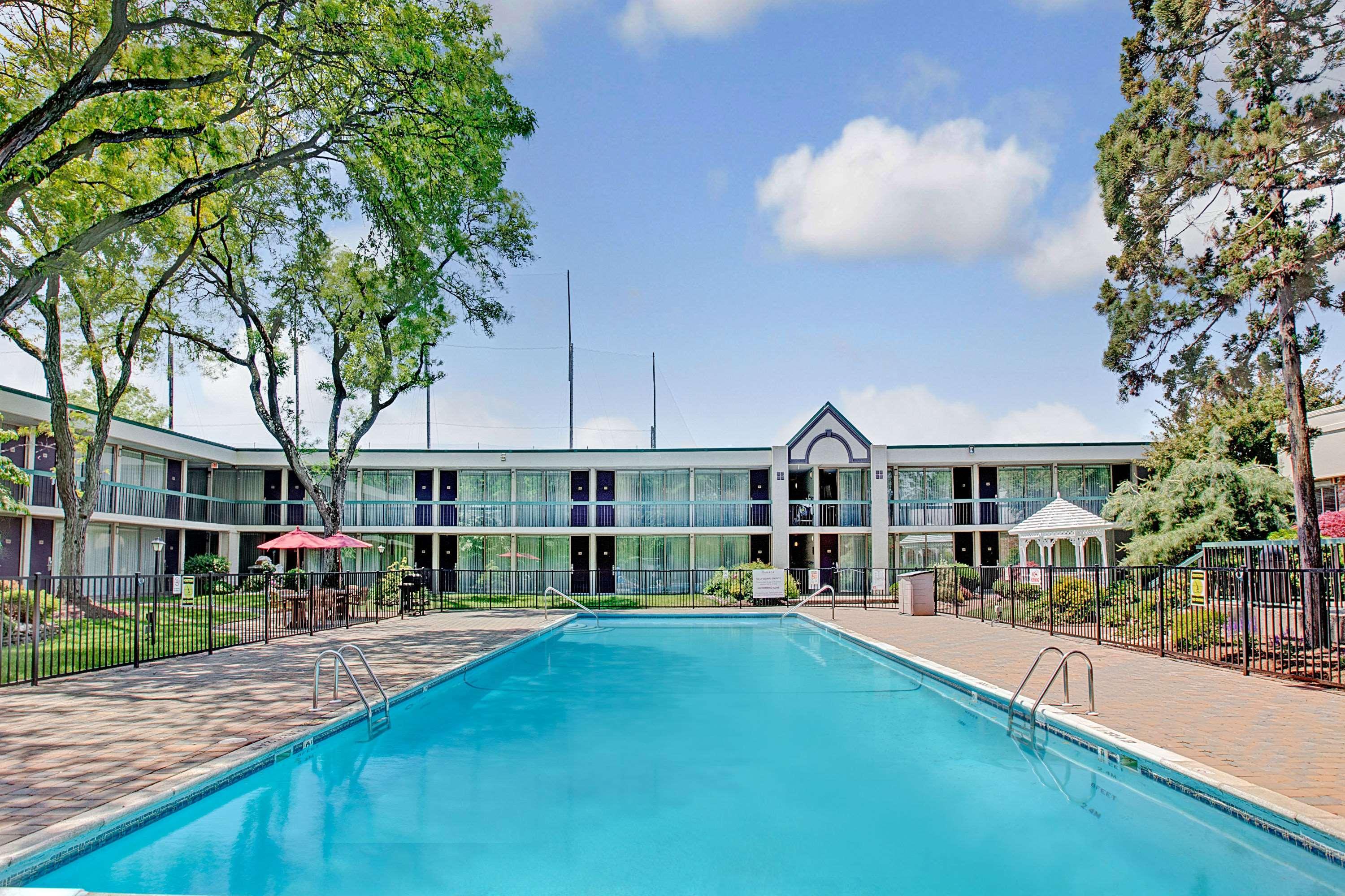 Ramada by Wyndham Wayne Fairfield Area — photo 4