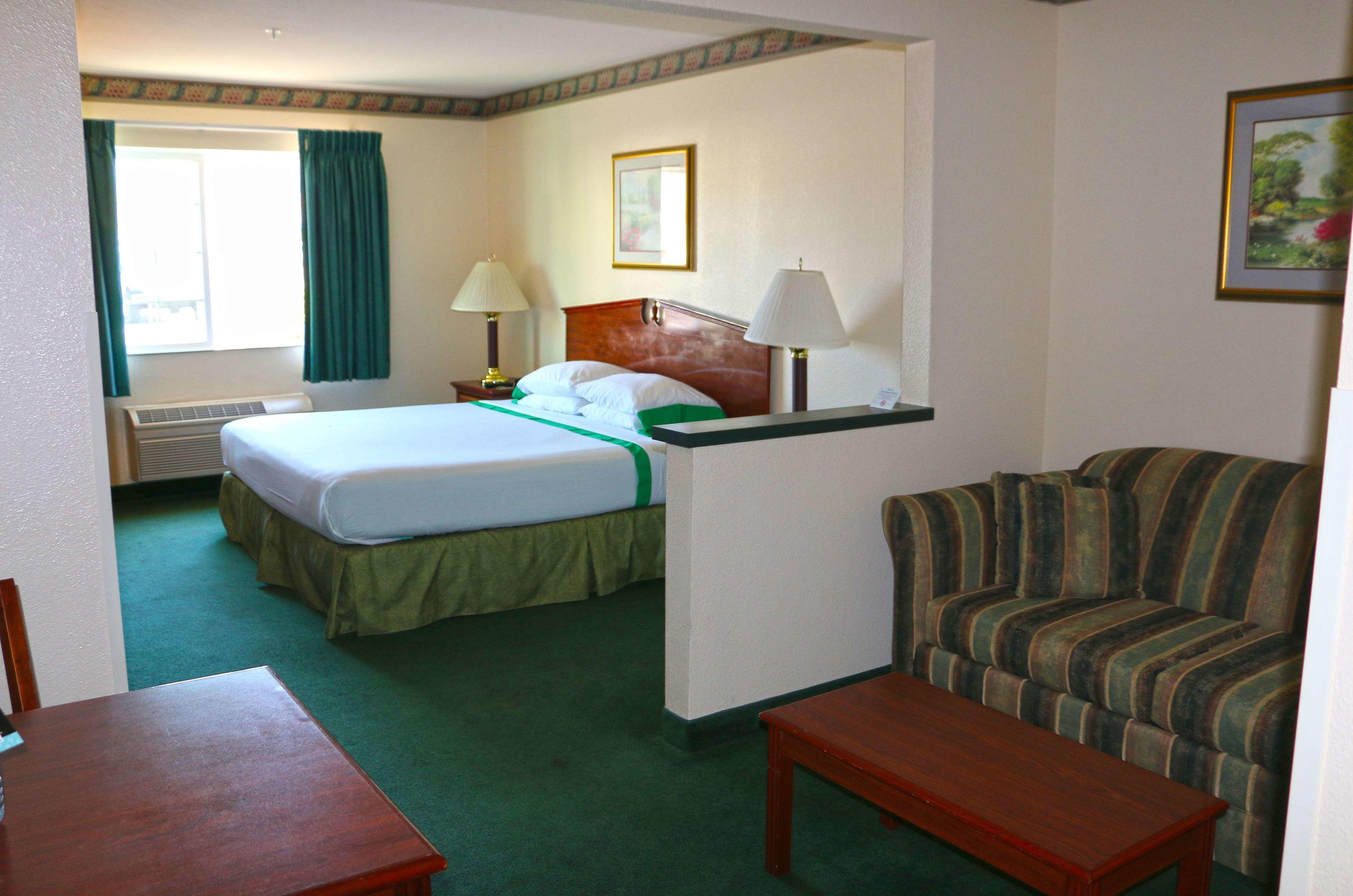 GuestHouse Inn & Suites Kelso/Longview — photo 4