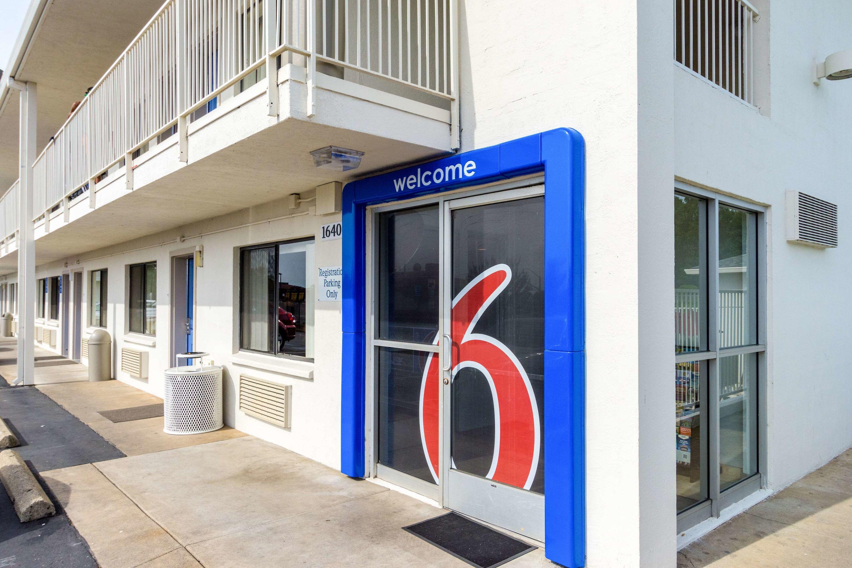Motel 6 Redding Central — photo 3