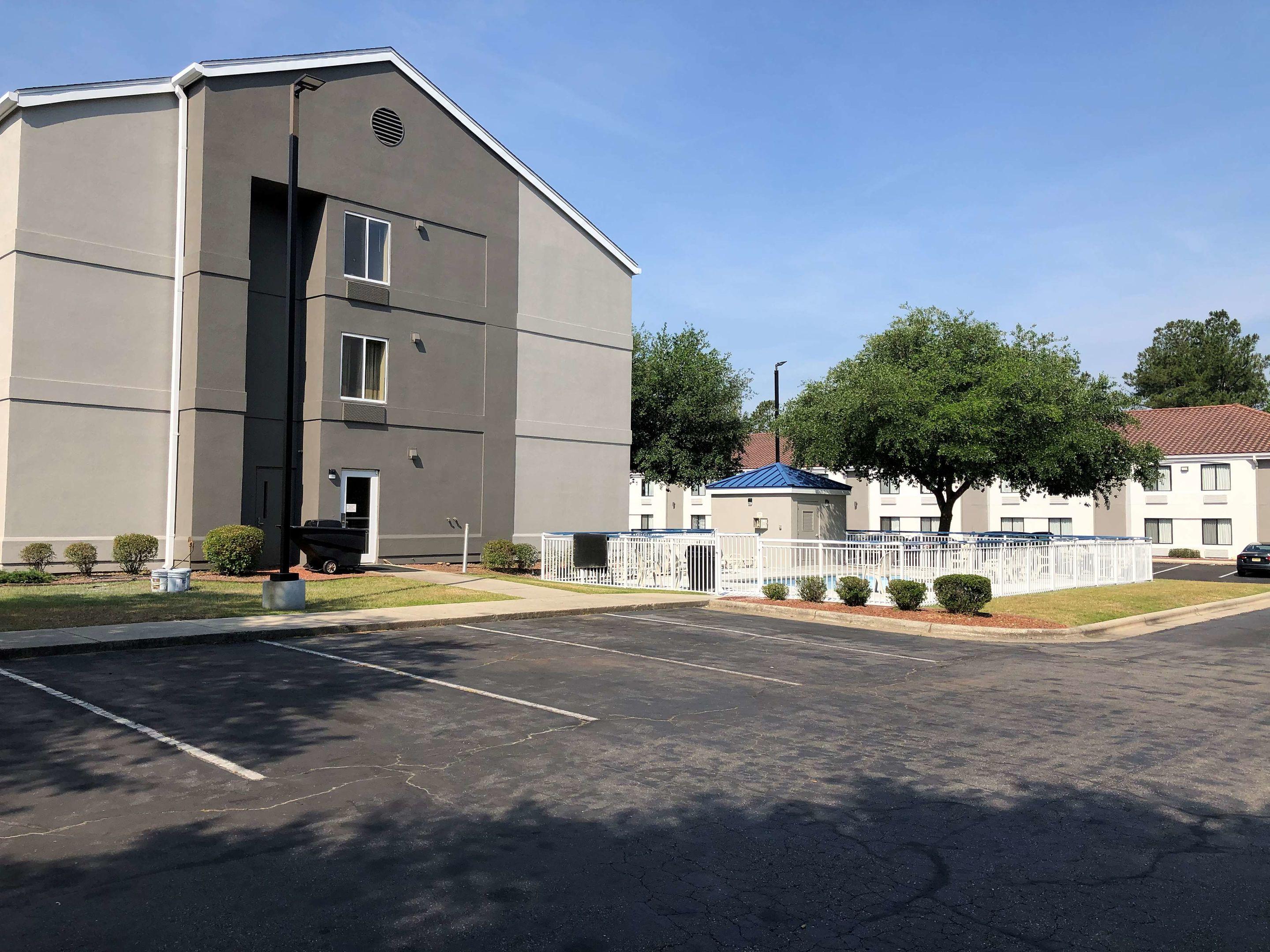 Country Inn & Suites by Radisson - Fayetteville I-95 NC — photo 3