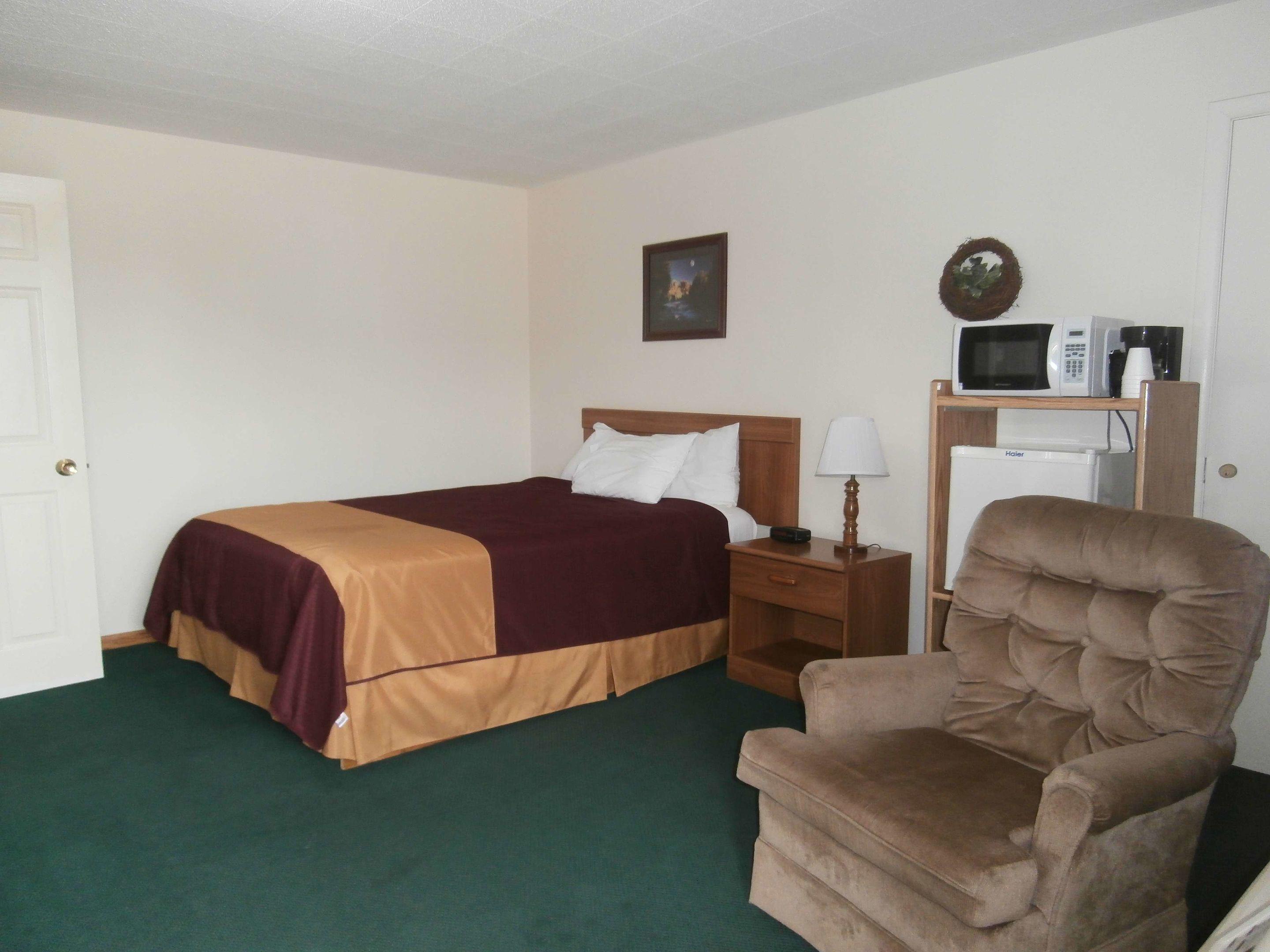 Americas Best Value Inn Suburban Motel — photo 4