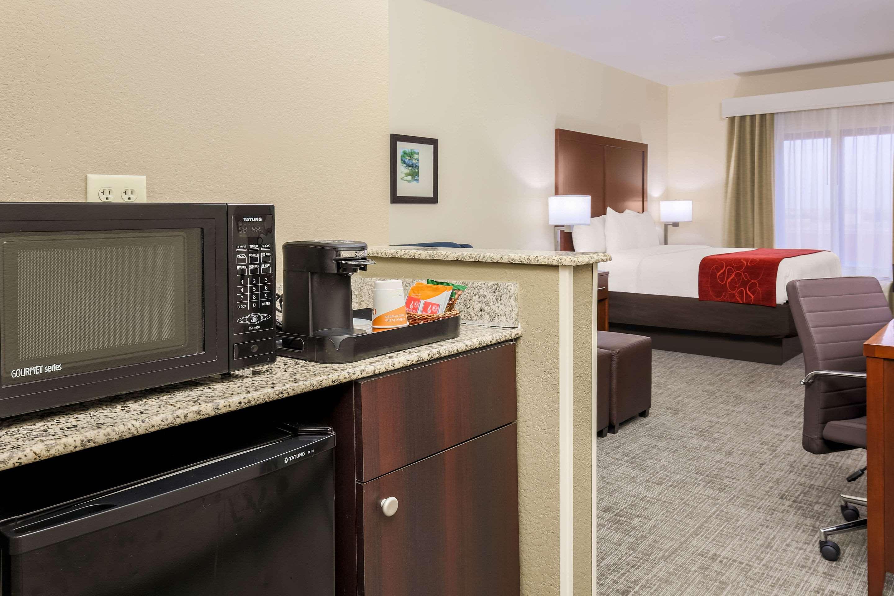 Comfort Suites DFW N/Grapevine — photo 5