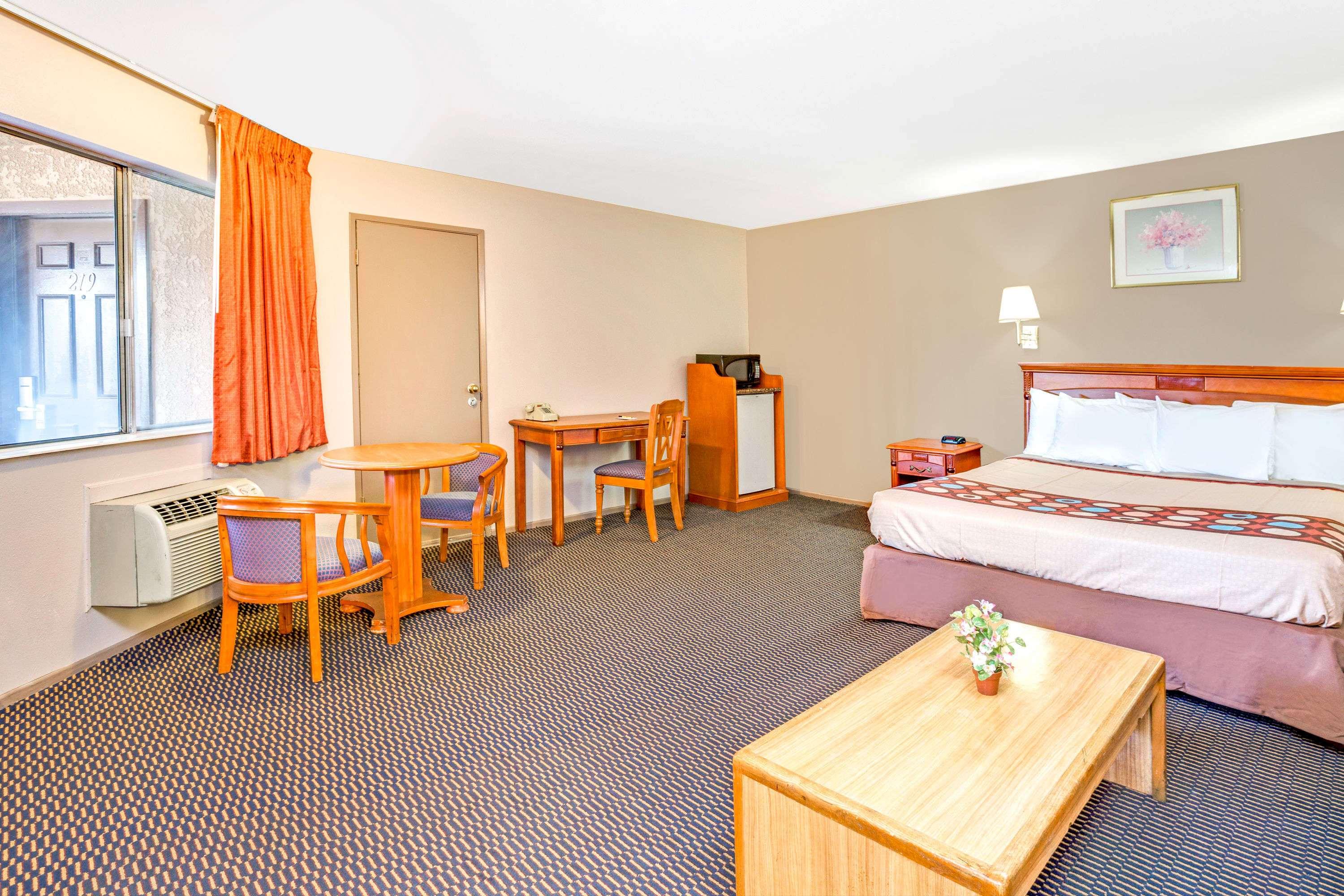 Super 8 by Wyndham Upland Ontario CA — photo 5