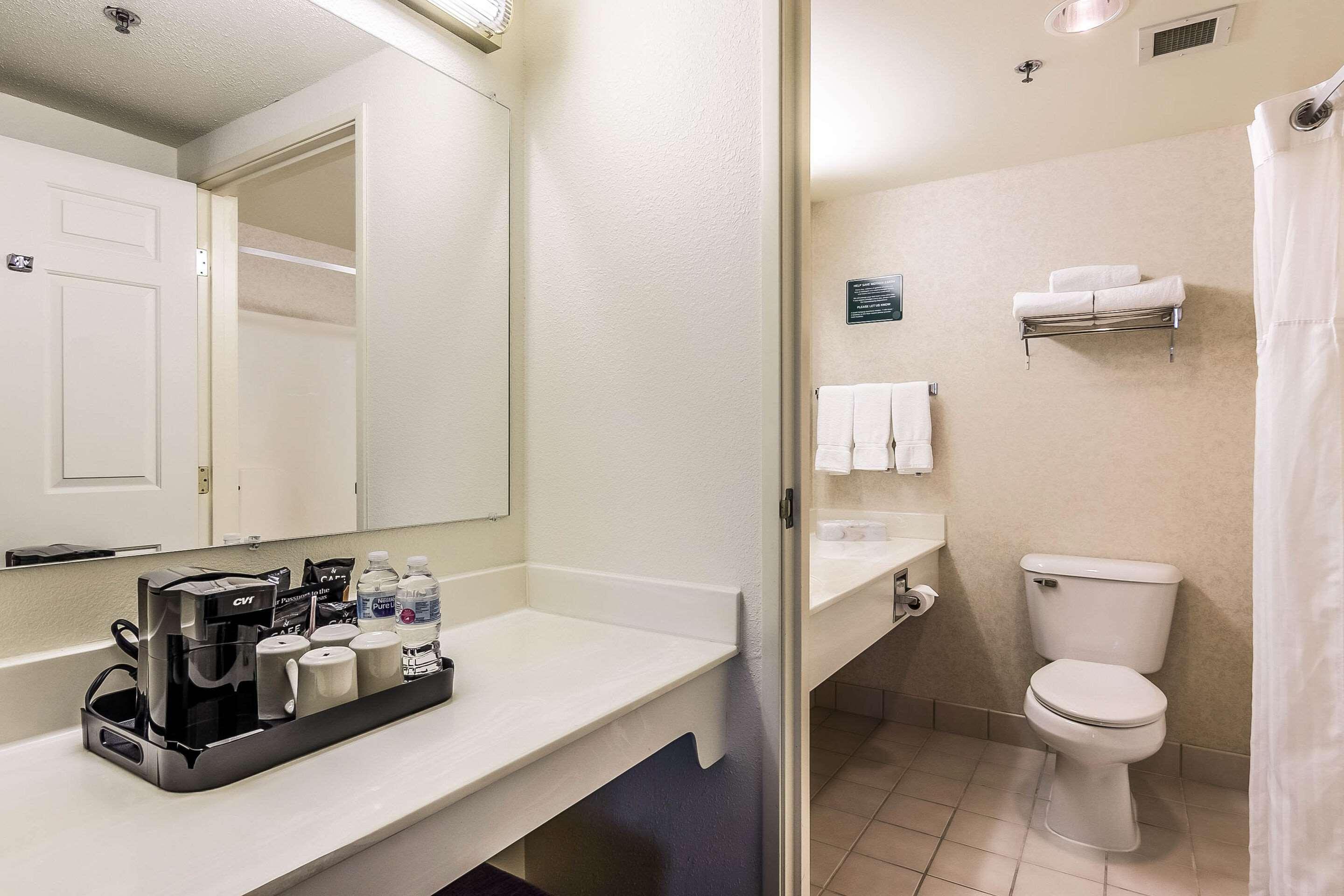 Clarion Suites Central — photo 5