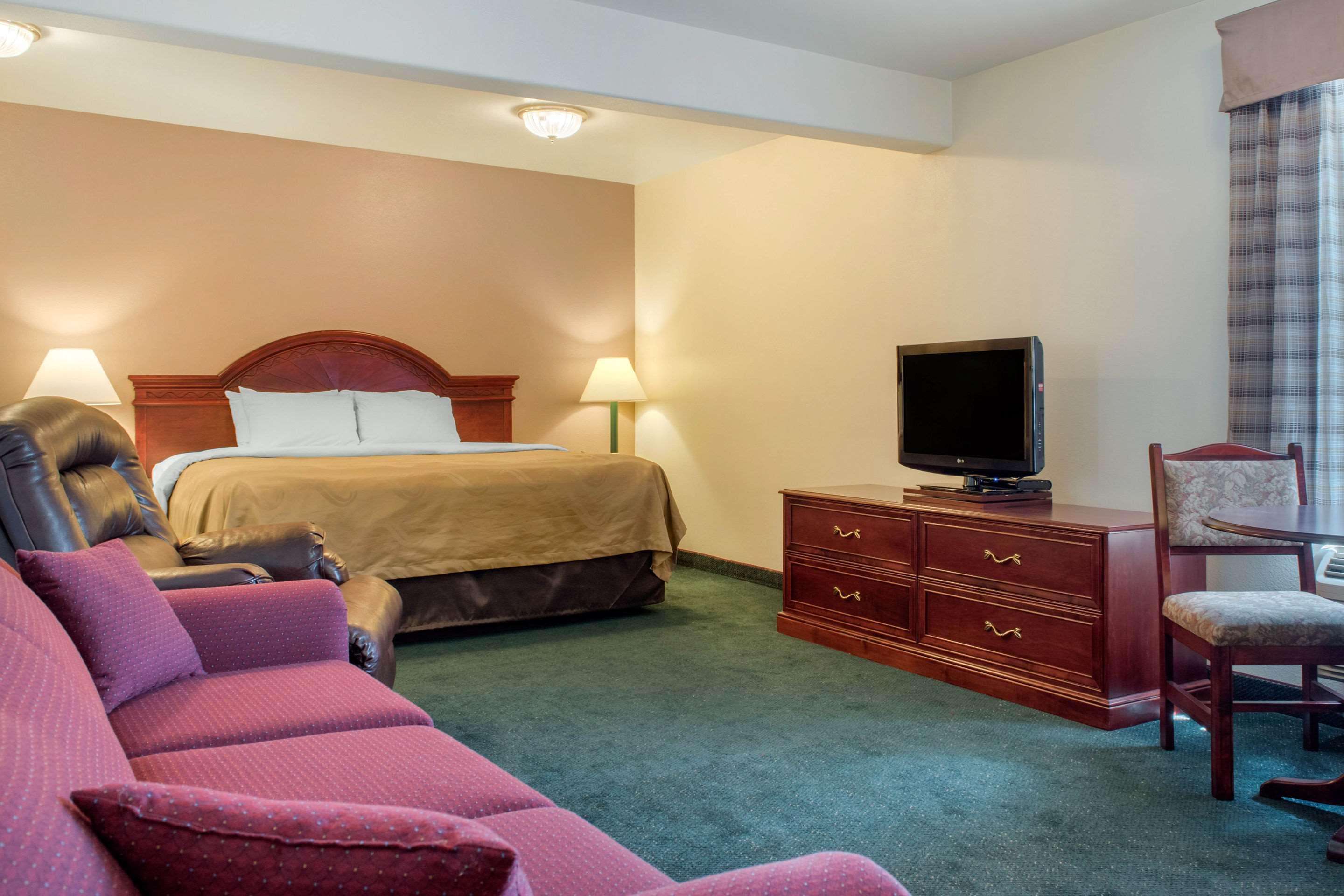 Quality Inn Airport — photo 4