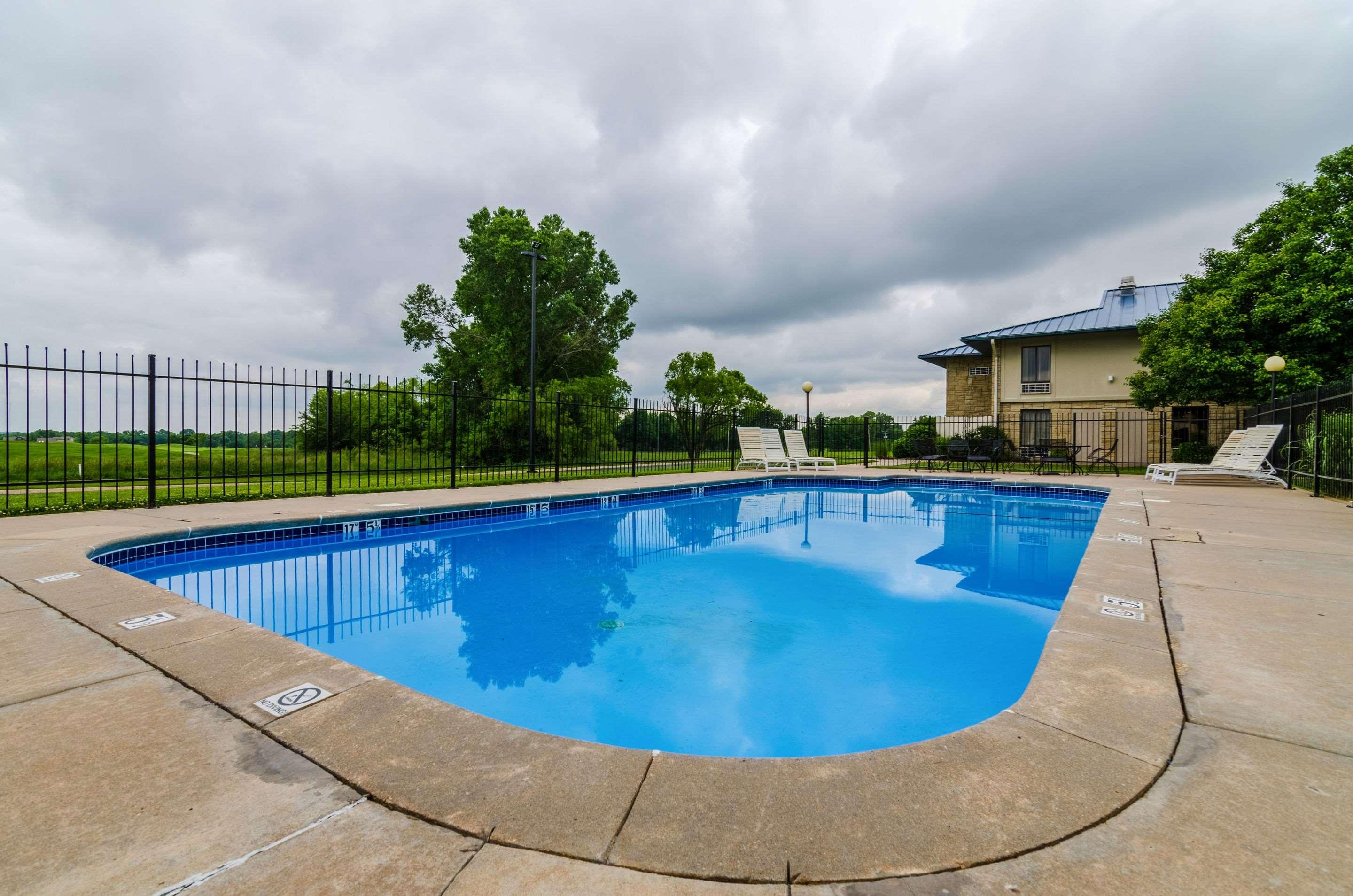 Quality Inn & Suites Winfield — photo 4