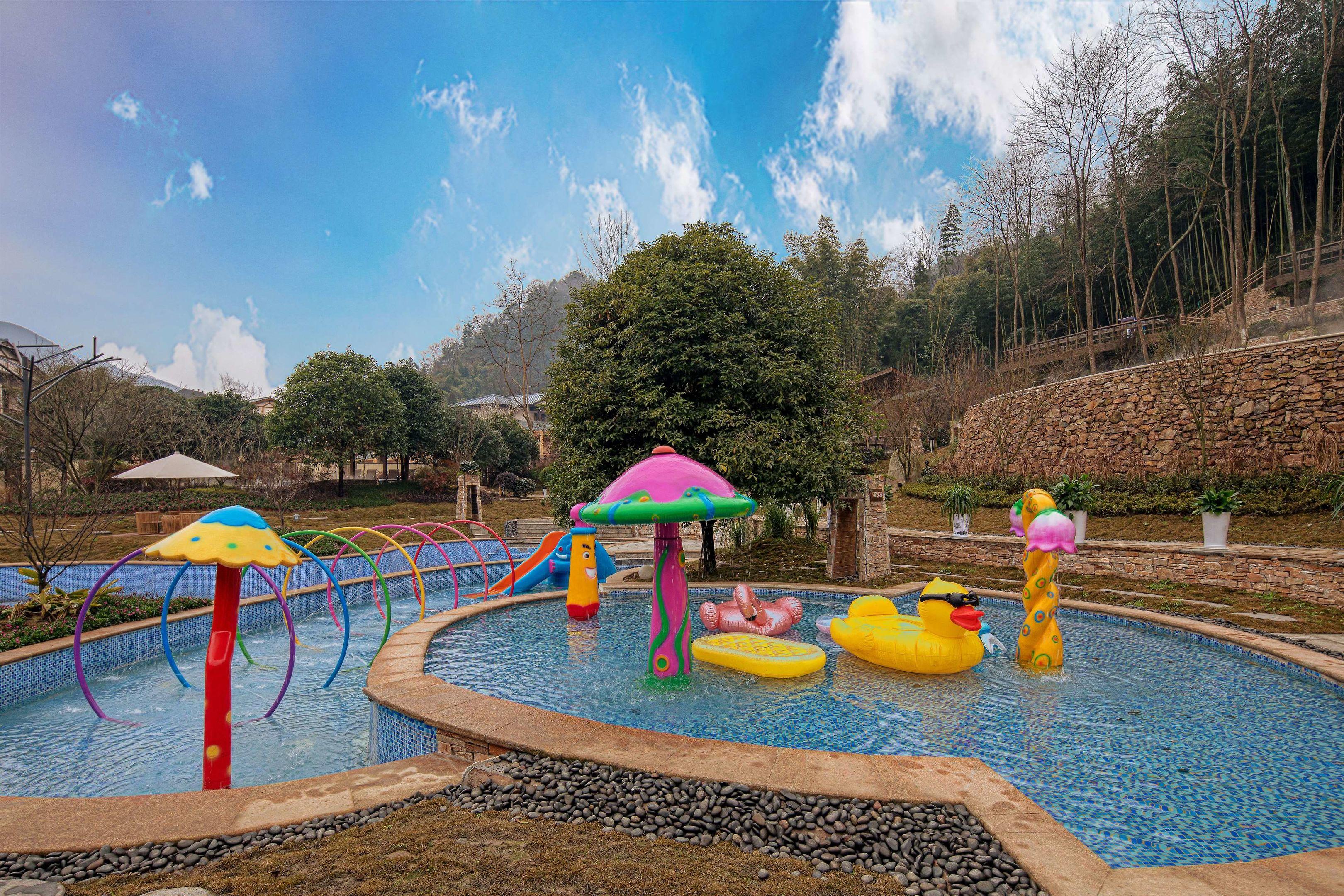 Howard Johnson Huashuiwan Hot Springs Resort Chengdu — photo 4