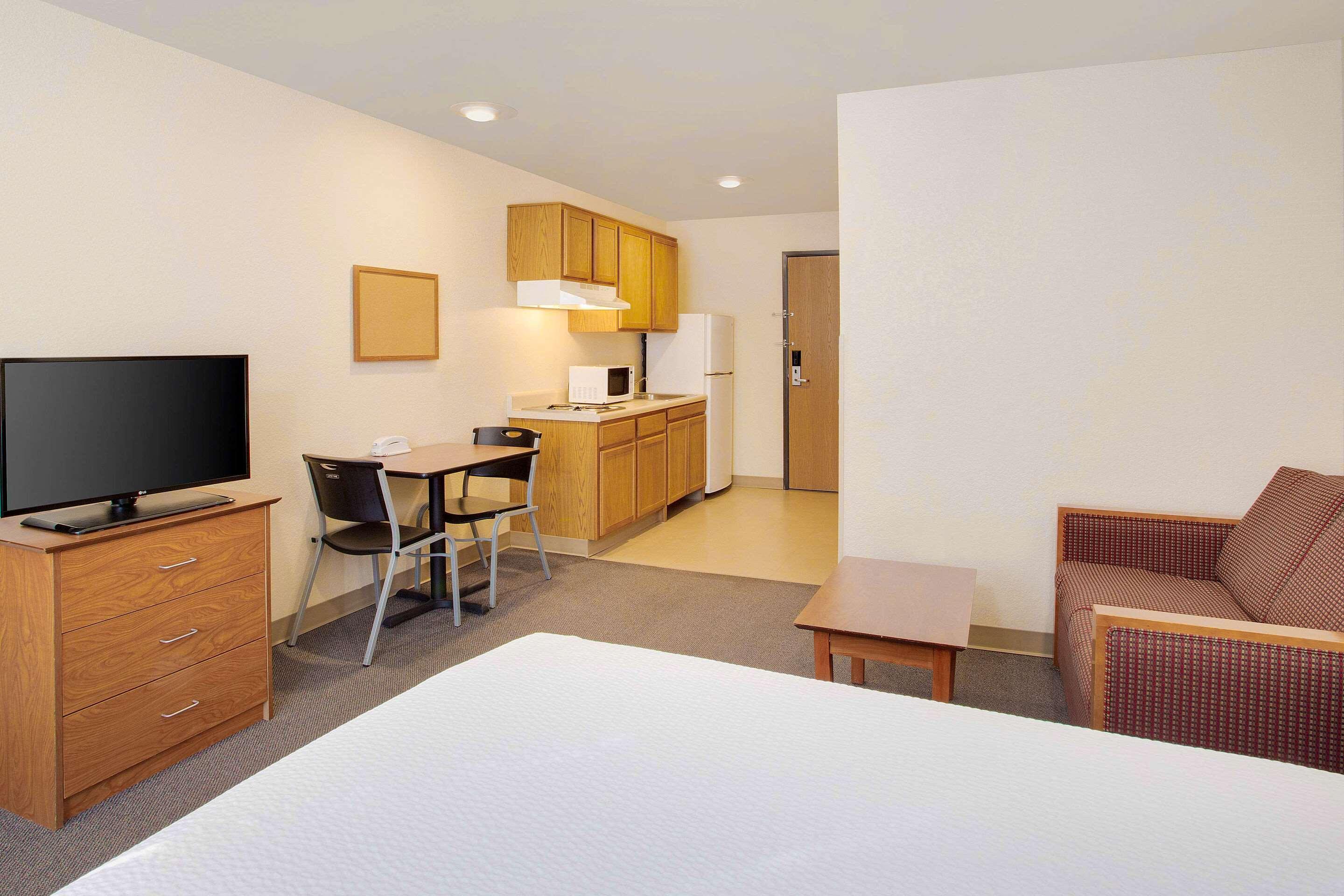WoodSpring Suites Montgomery — photo 4