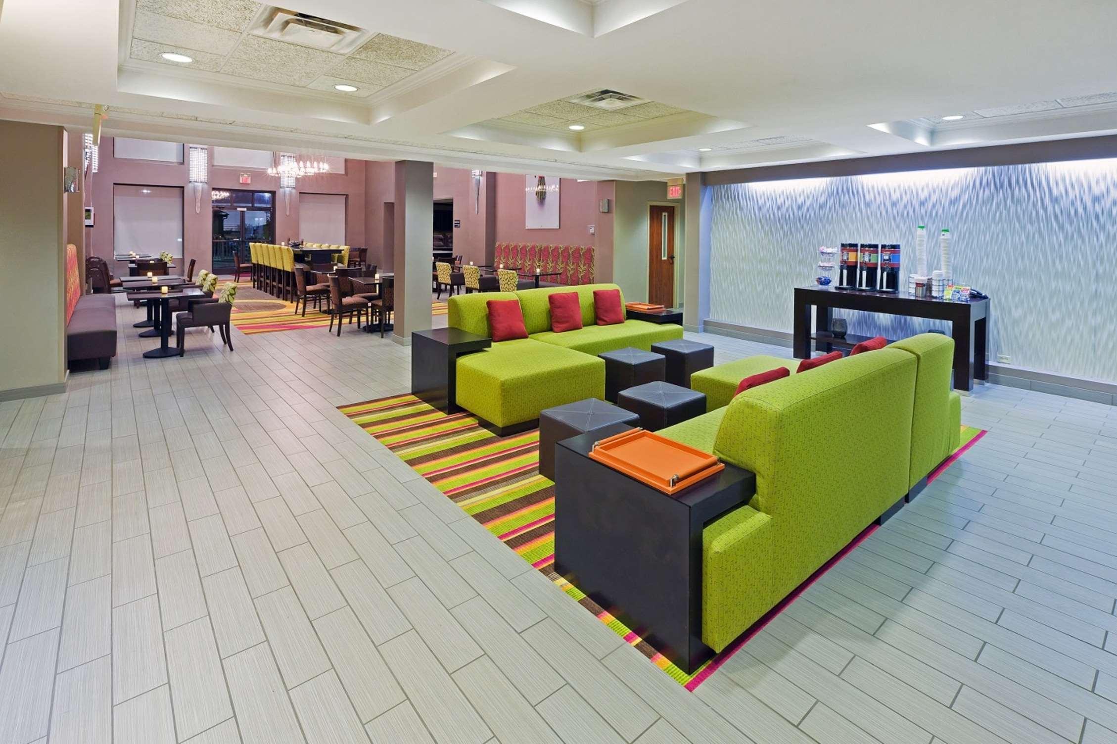 Hampton Inn & Suites Tulsa Woodland Hills — photo 4