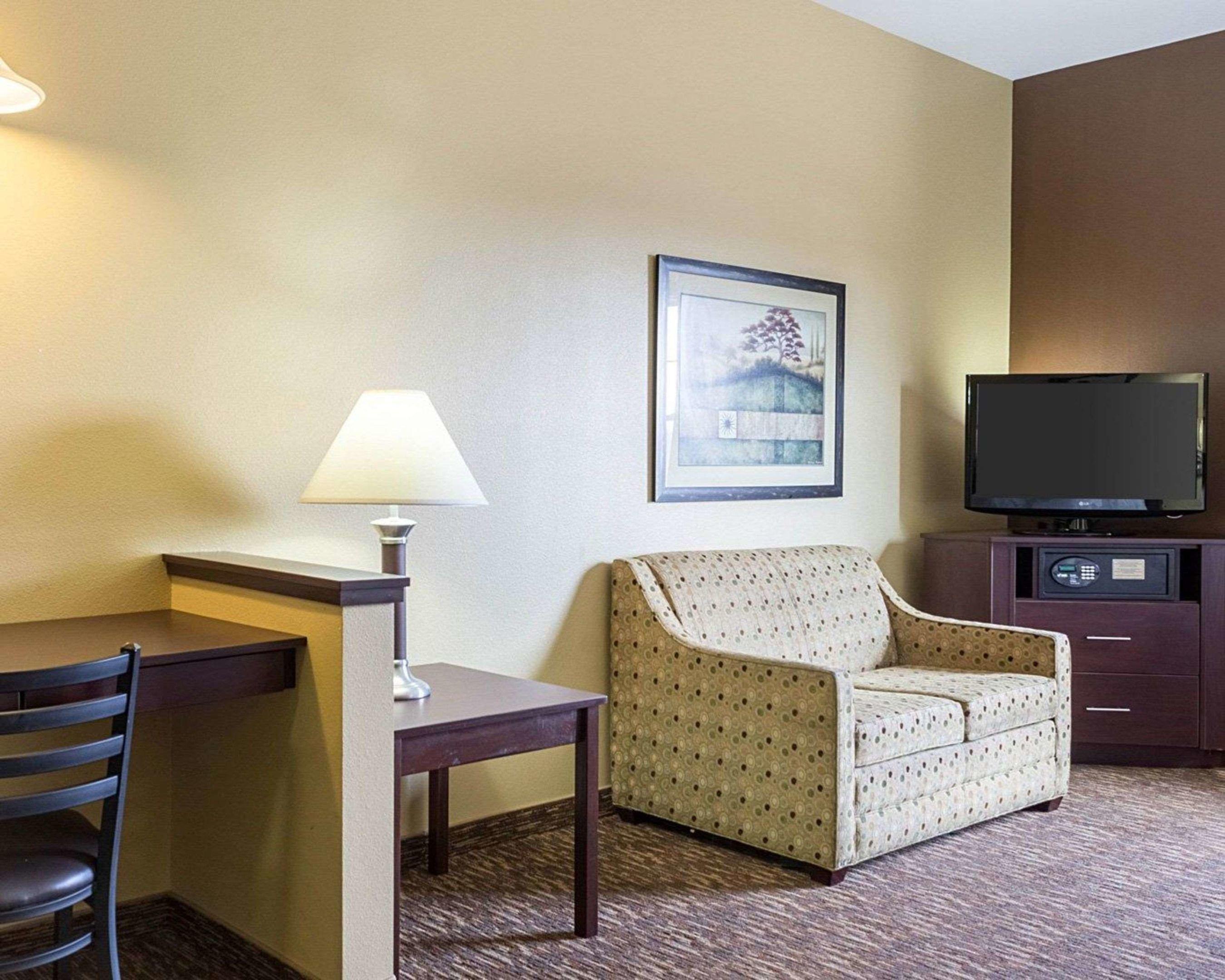 MainStay Suites Minot — photo 4