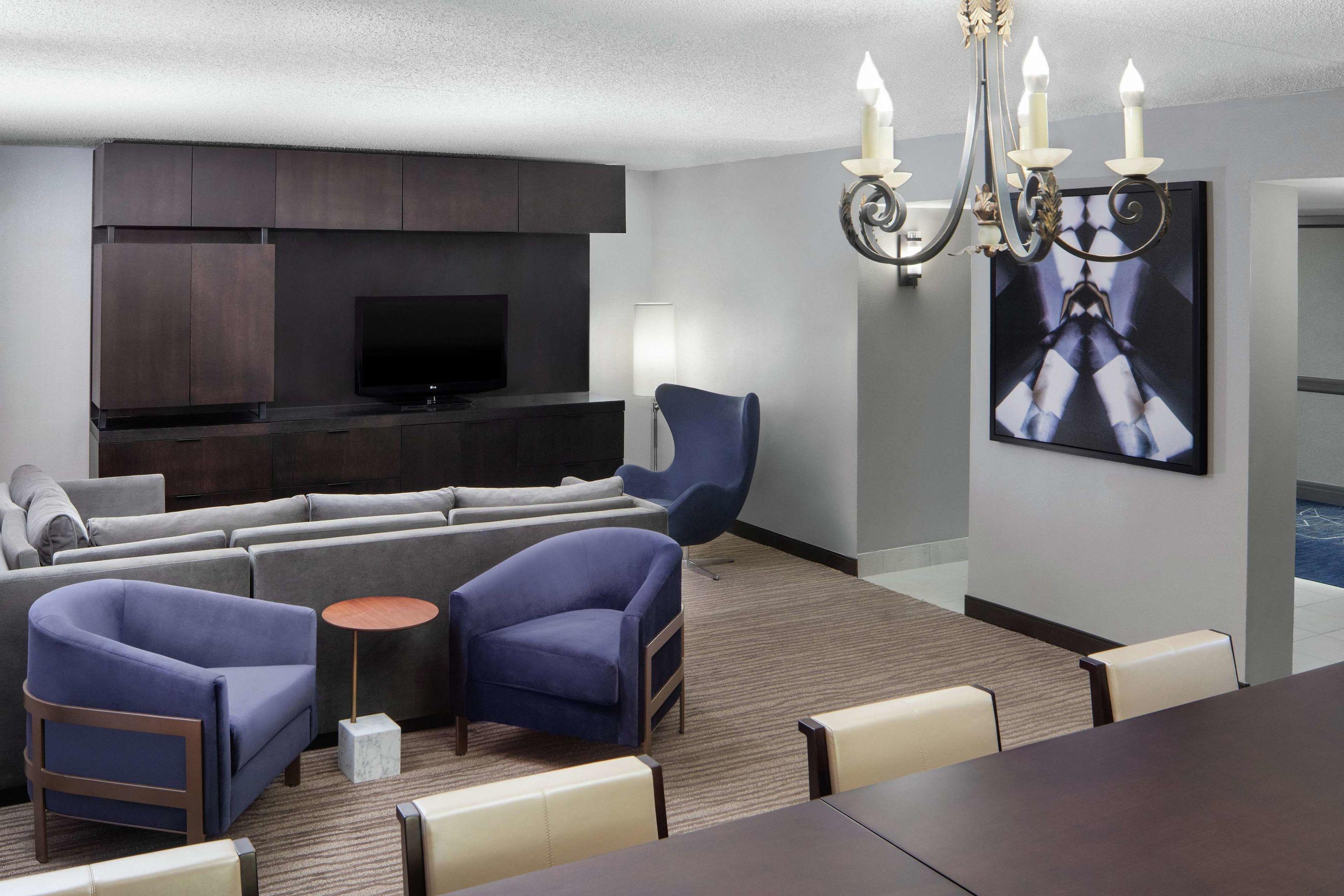 DoubleTree by Hilton Hotel Newark Airport — photo 3