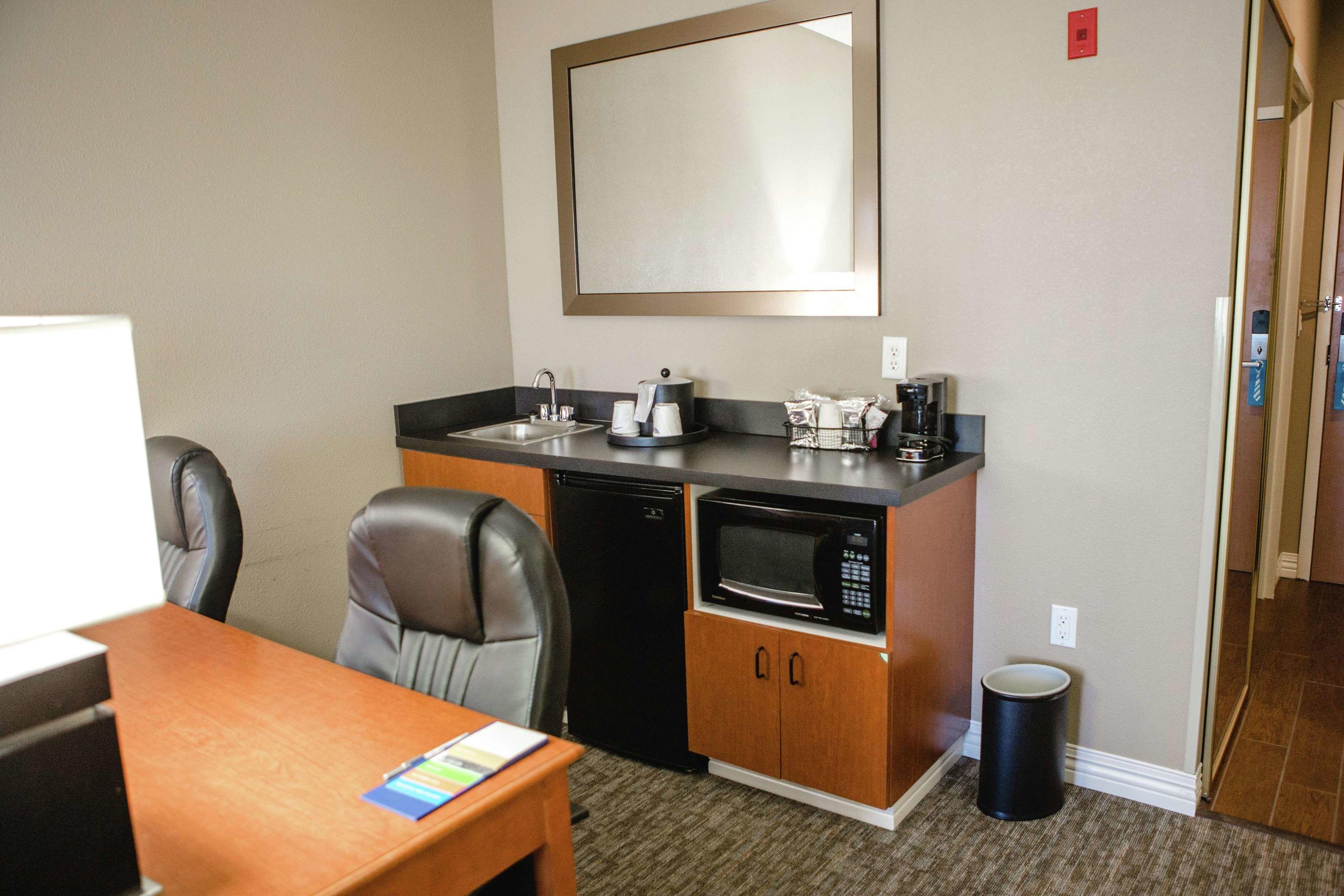 Hampton Inn Mitchell — photo 4