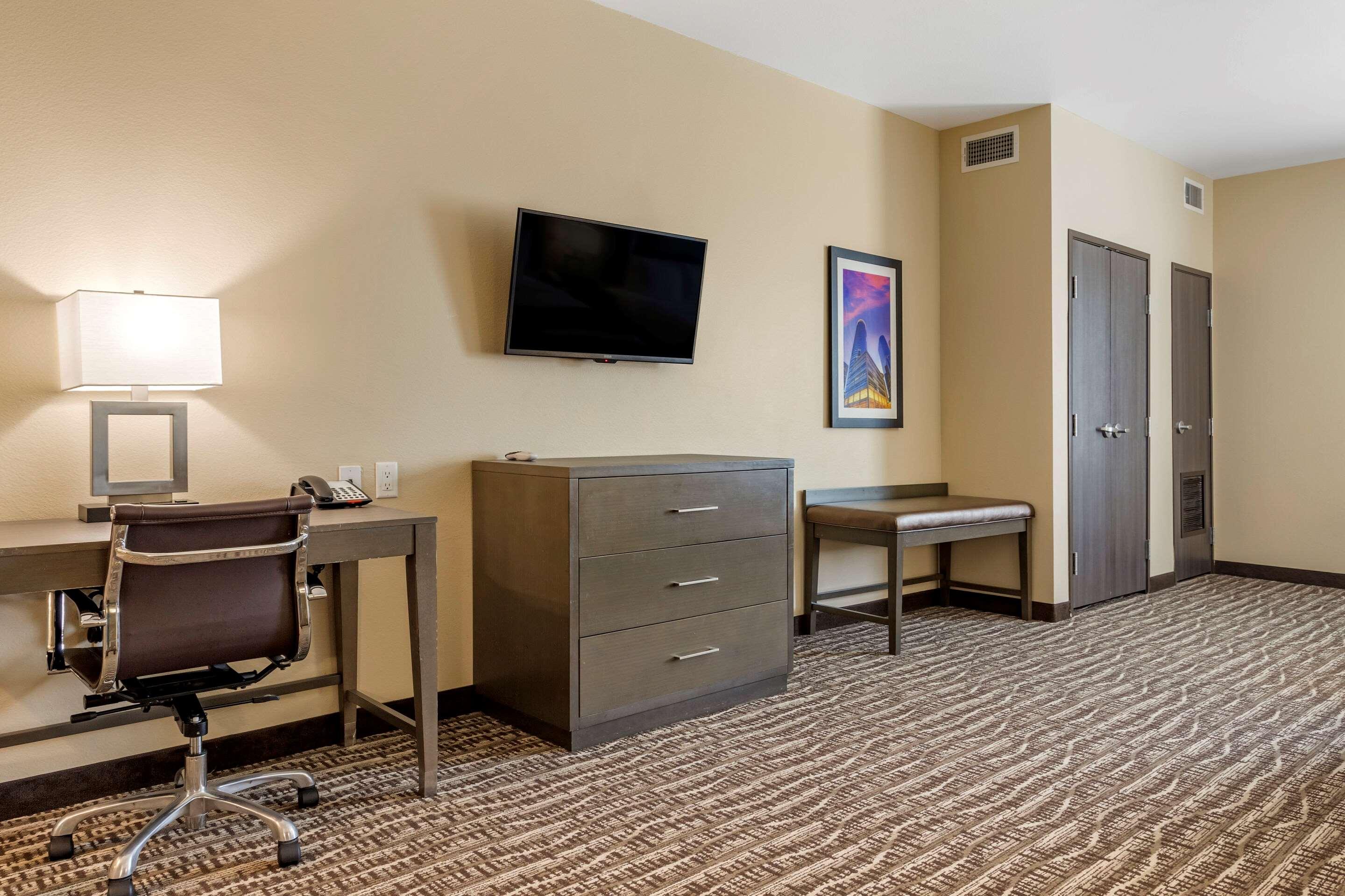 Comfort Suites Houston Northwest - Willowbrook — photo 4