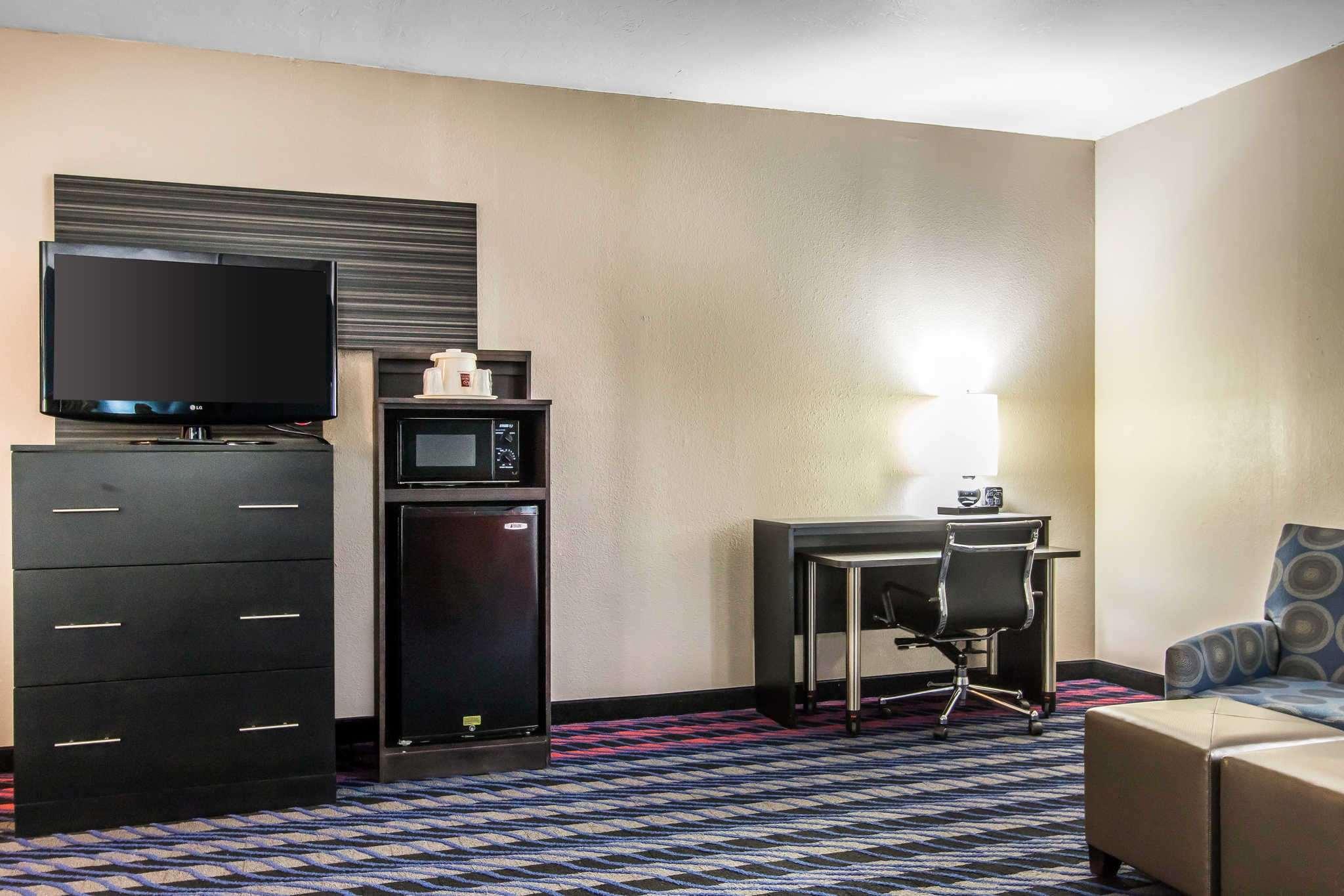 Comfort Suites Fairgrounds West — photo 4