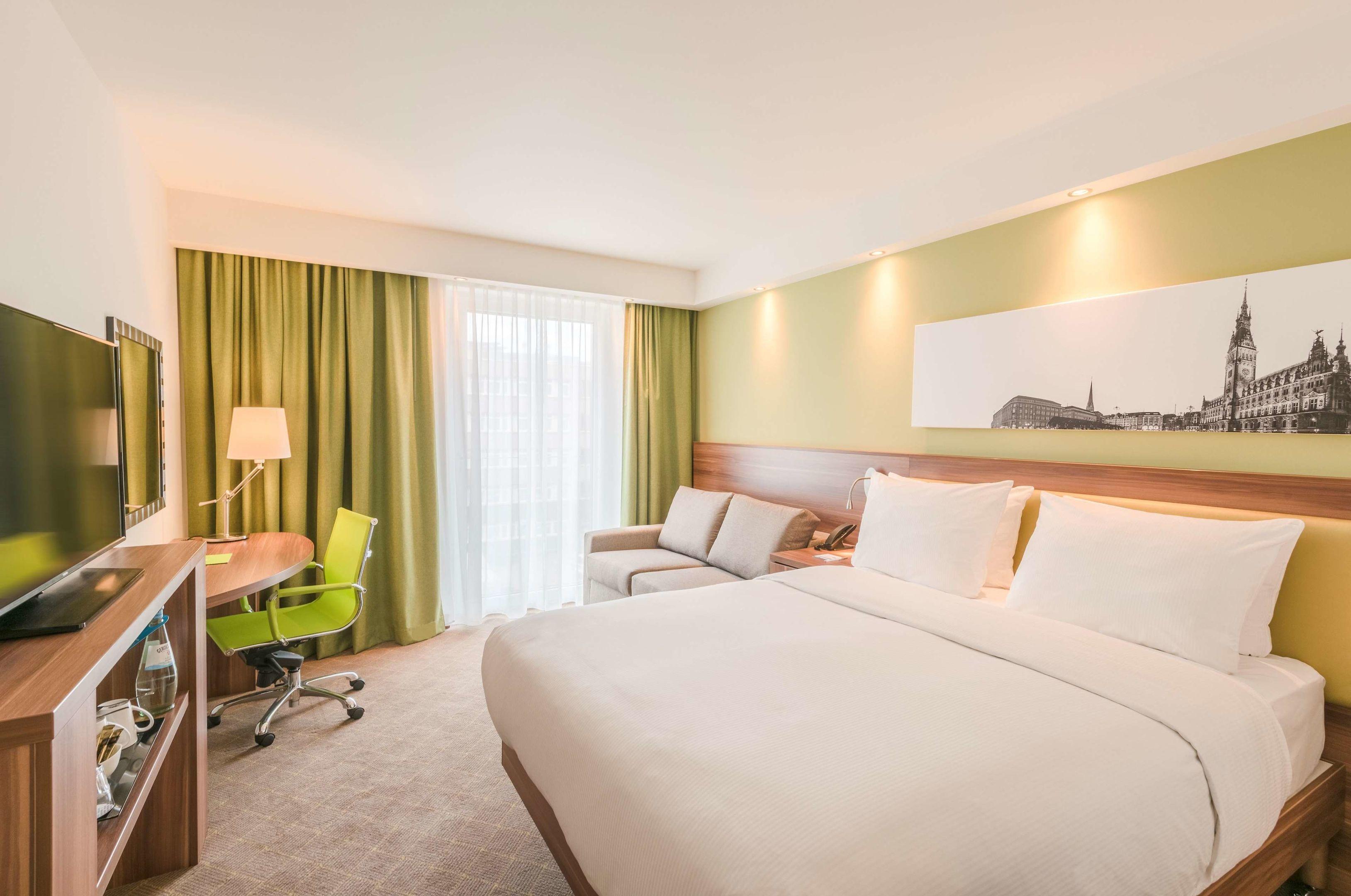 Hampton By Hilton Munich City West — photo 5