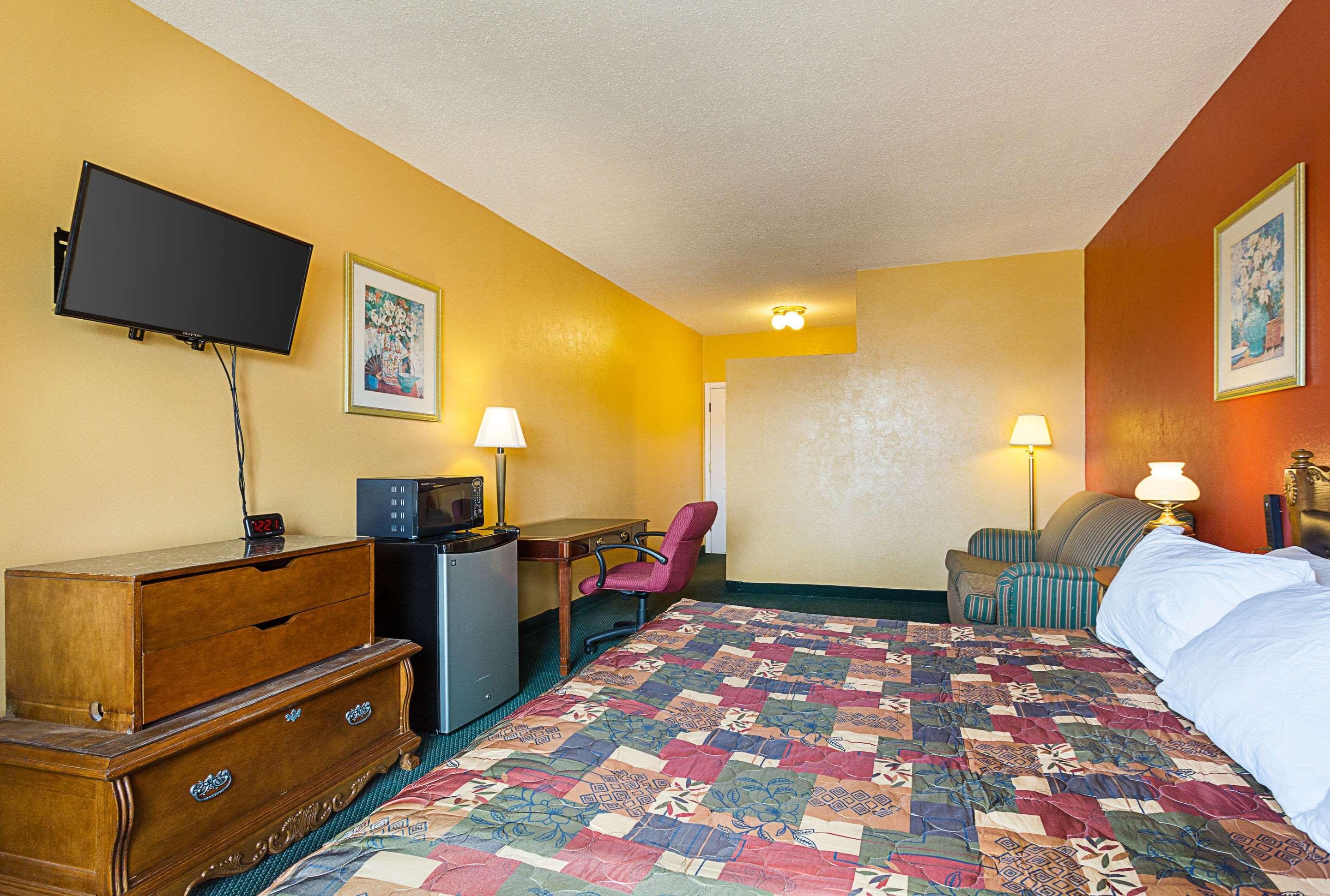Rodeway Inn — photo 5