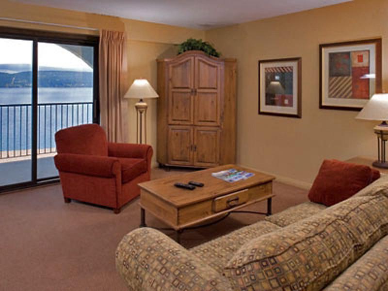 Lake Okanagan — photo 3