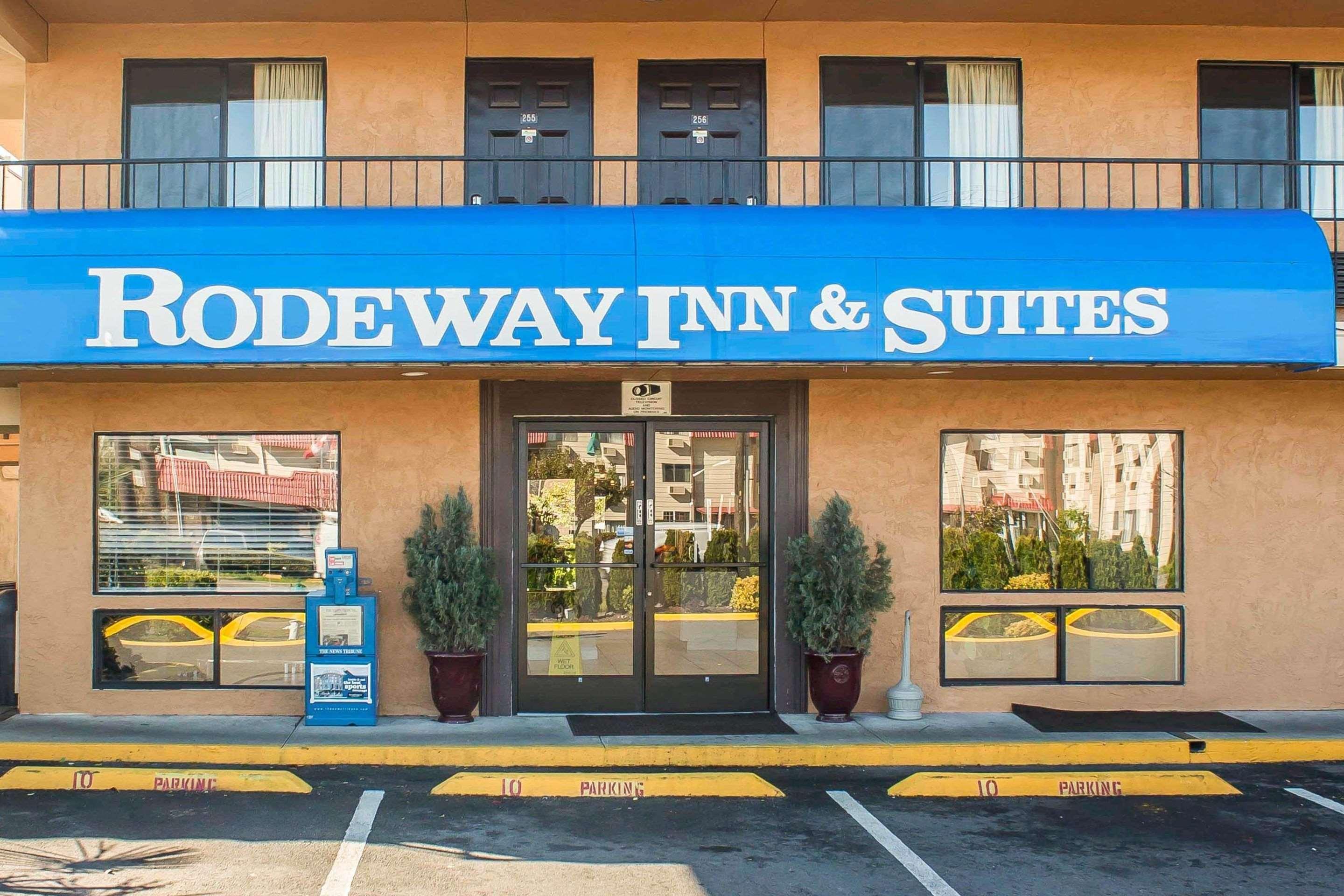 Rodeway Inn & Suites — photo 4
