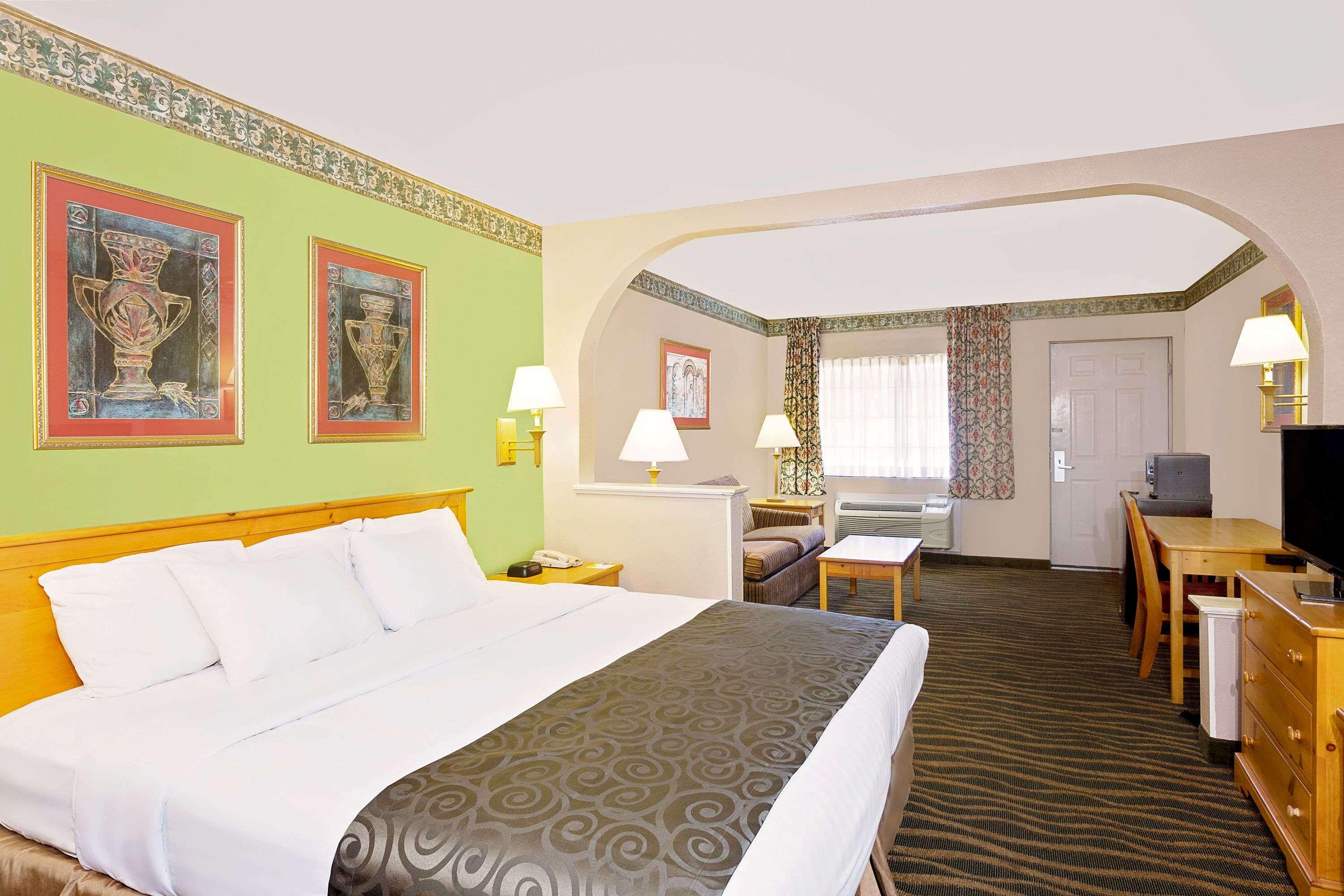 Days Inn & Suites Starkville — photo 3