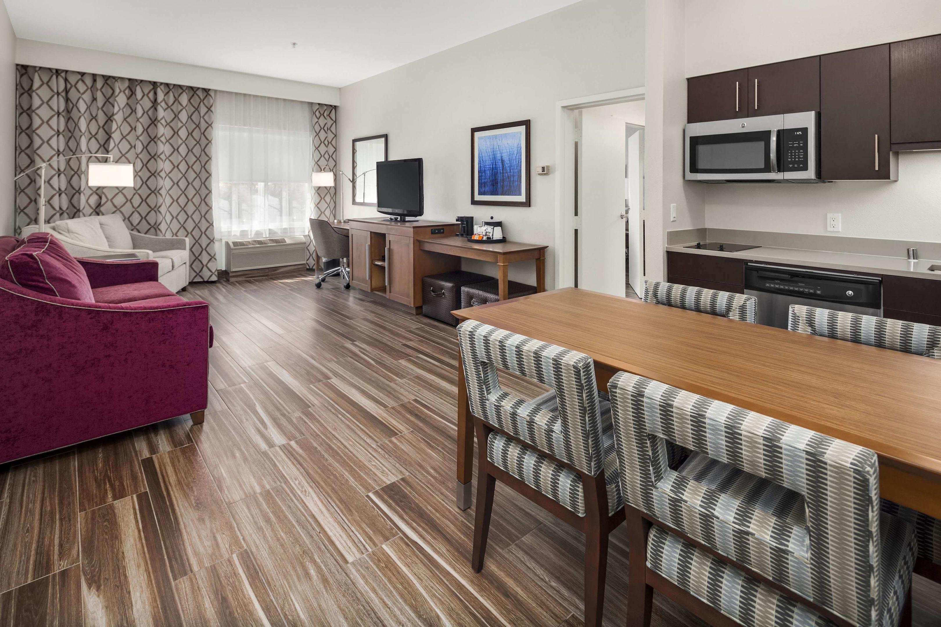 Hampton Inn & Suites Seattle North/Lynnwood — photo 4
