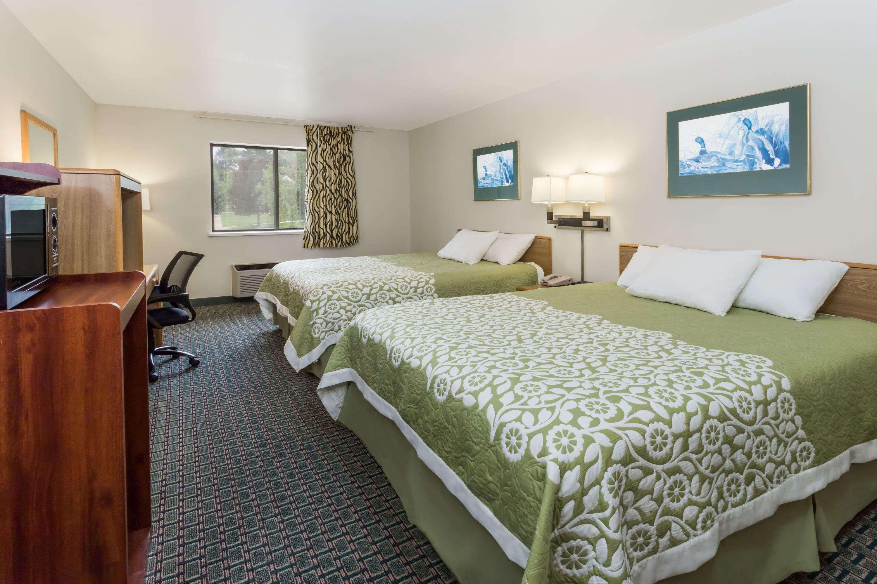 Days Inn Stoughton WI. — photo 5
