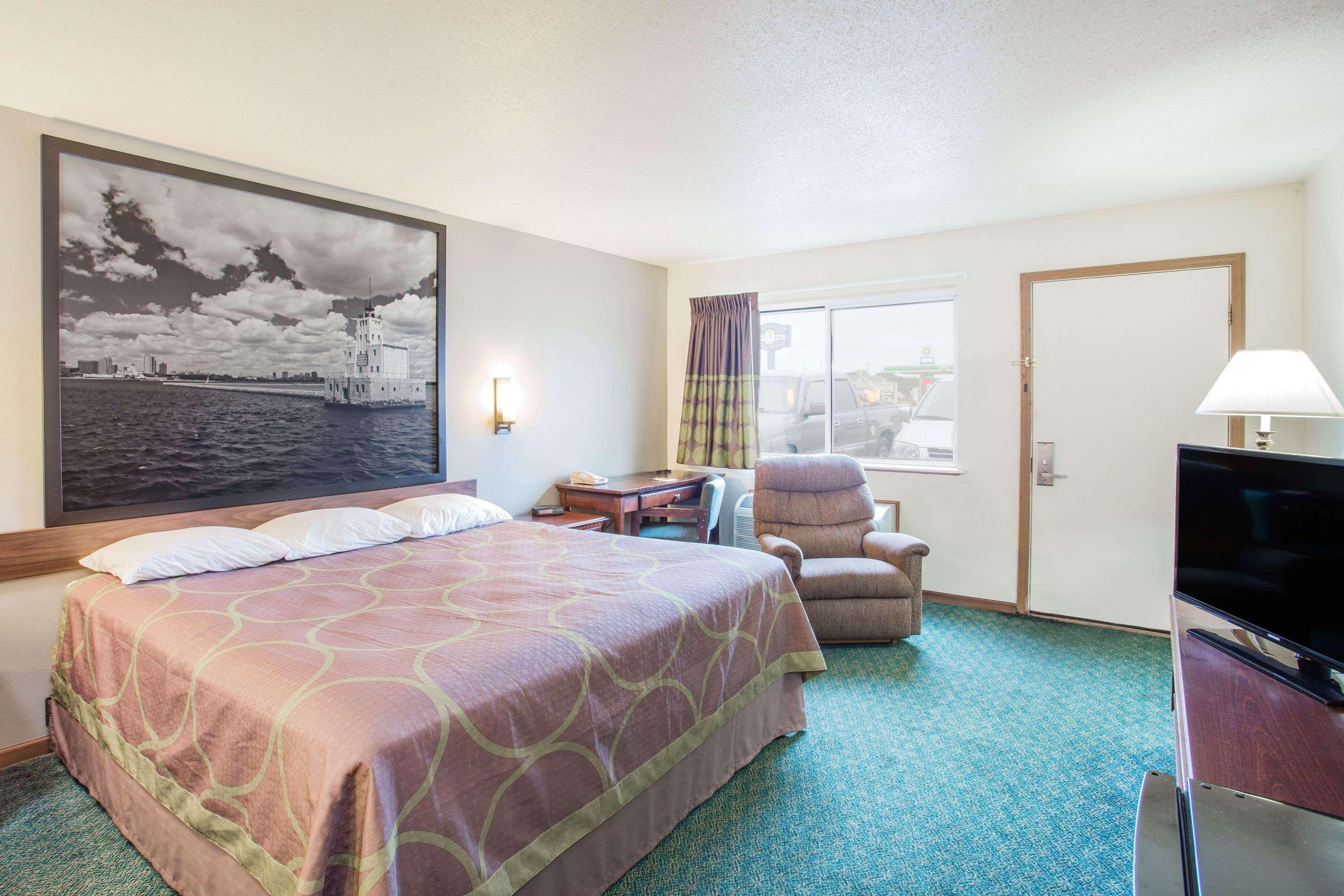 Super 8 by Wyndham Prairie Du Chien — photo 5