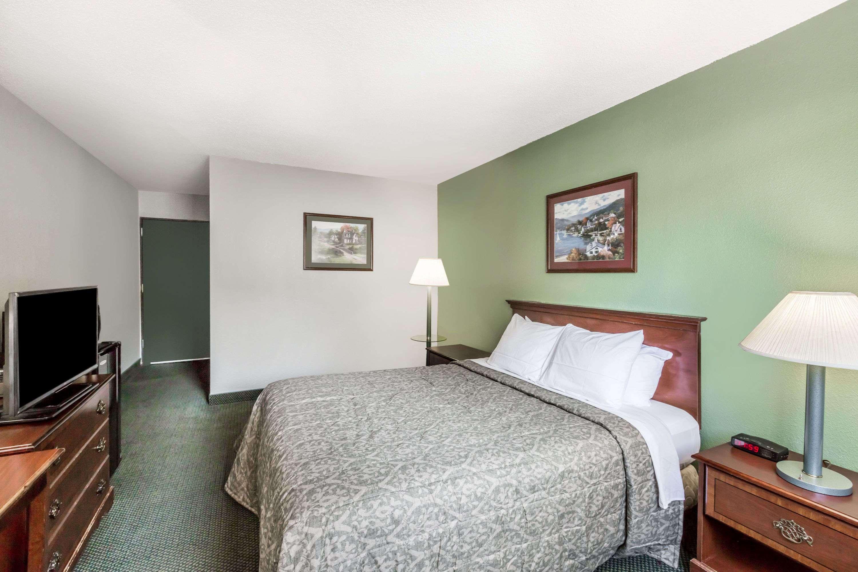 Super 8 by Wyndham Nyack NY — photo 5