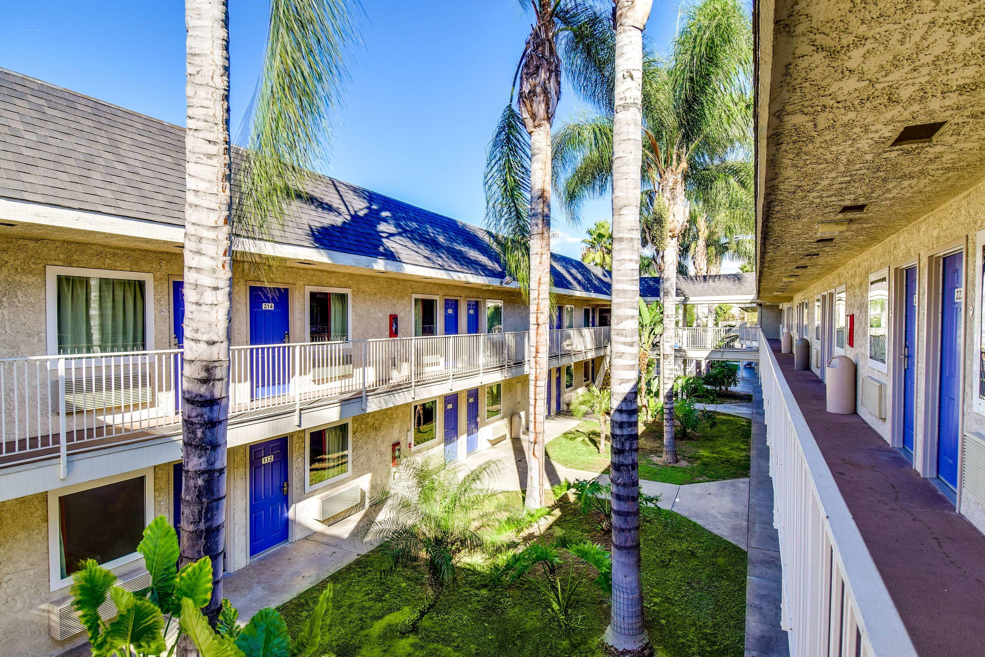 Motel 6 Riverside South — photo 4