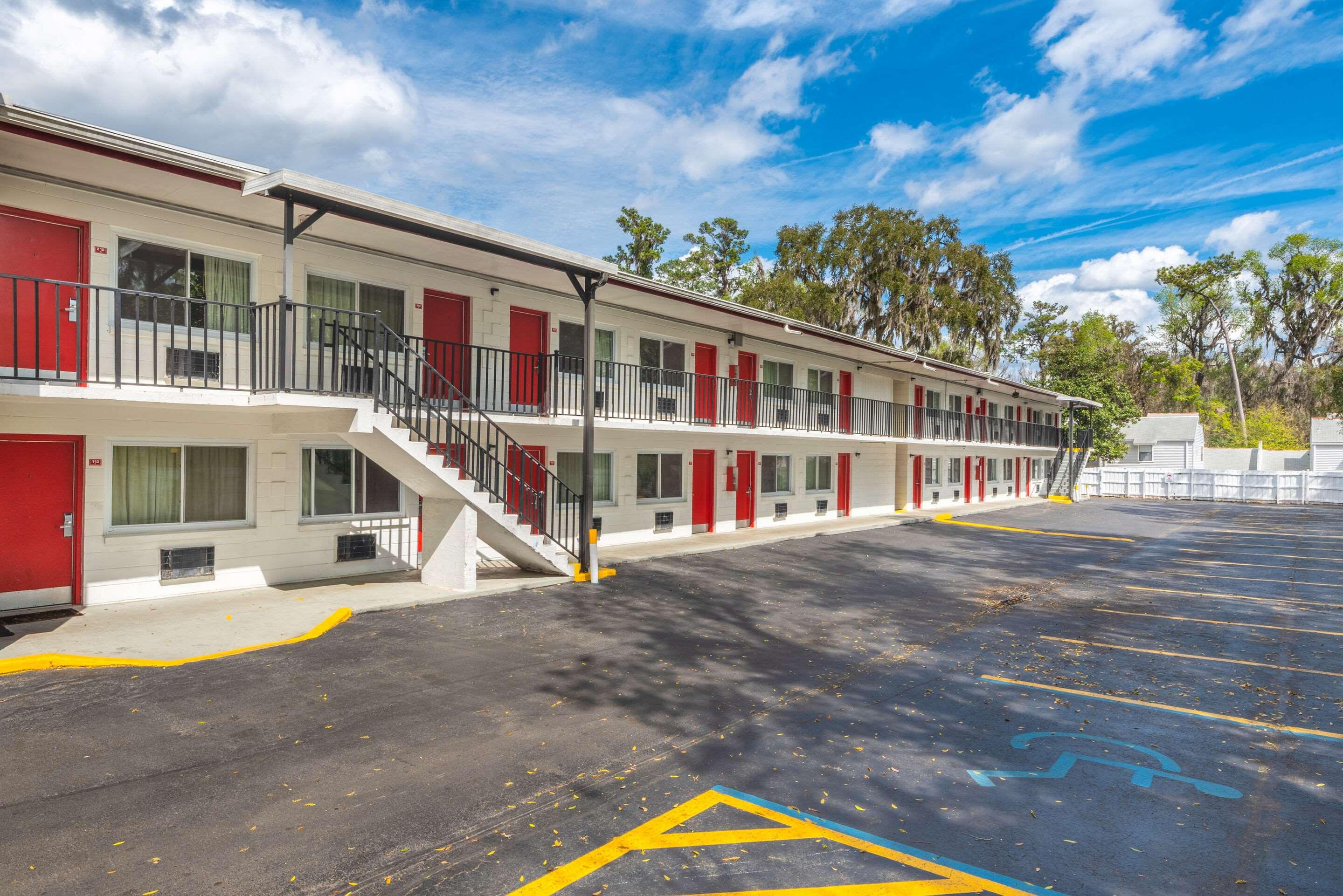 Econo Lodge University — photo 4