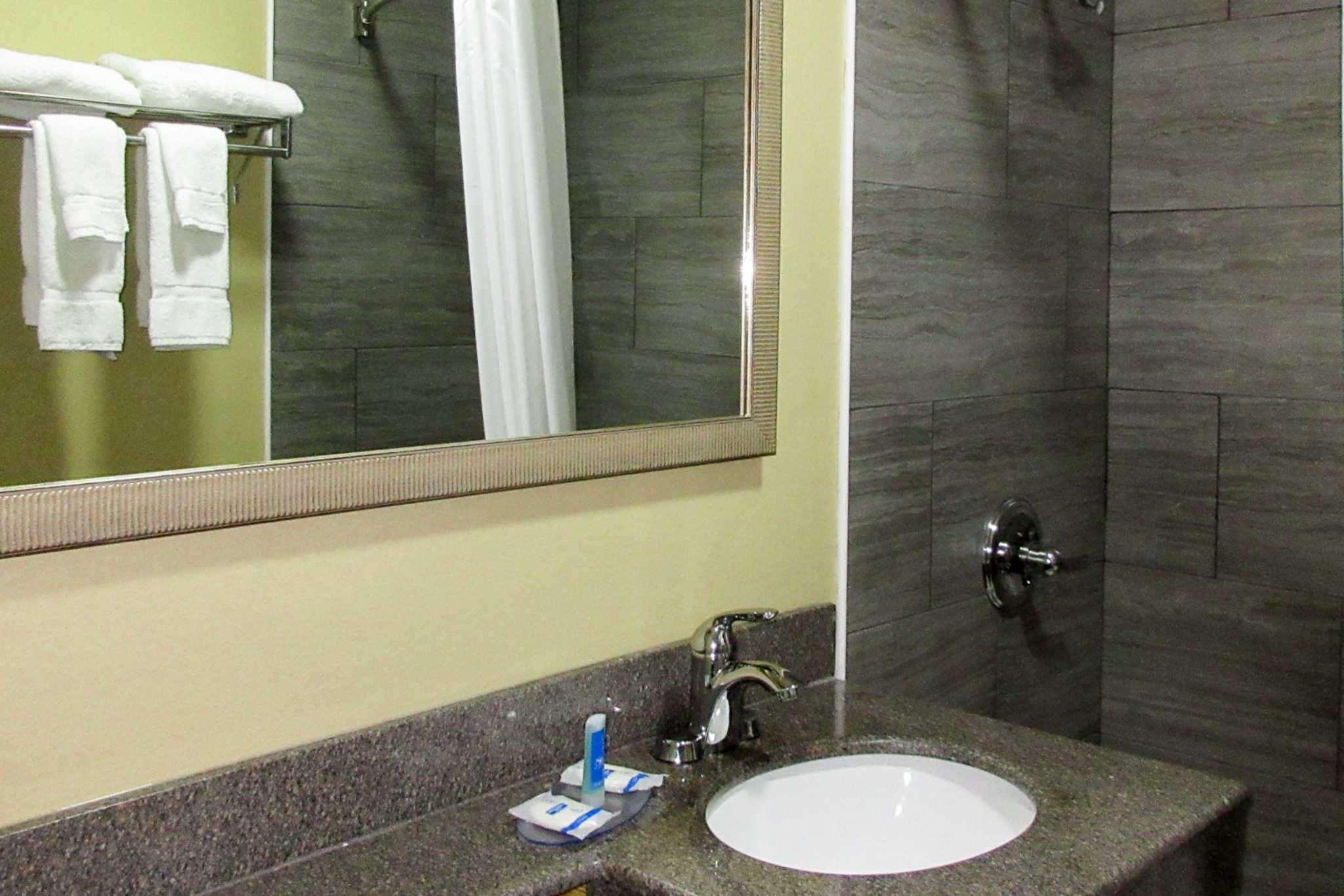 Rodeway Inn — photo 3