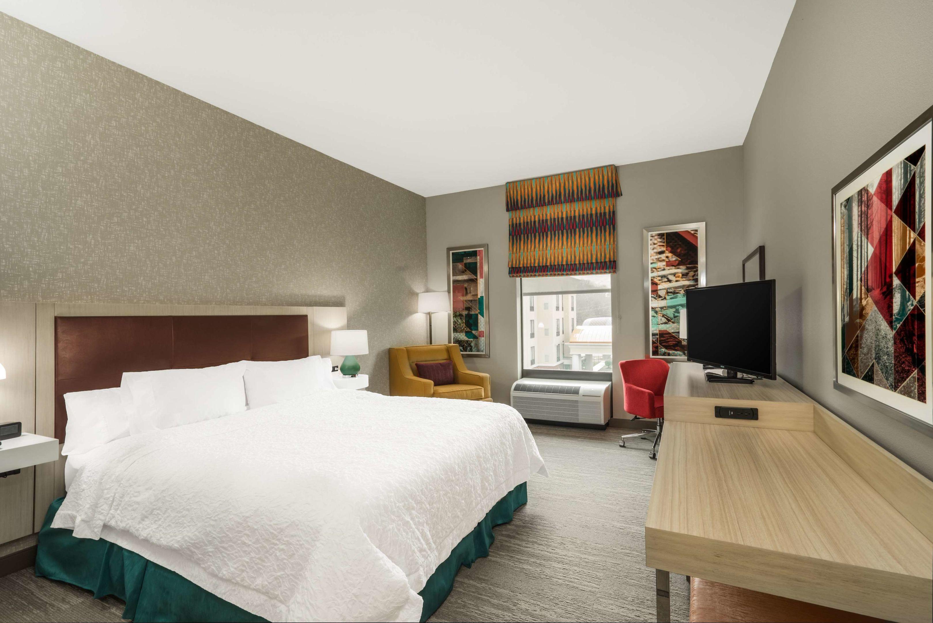 Hampton Inn Newport — photo 5